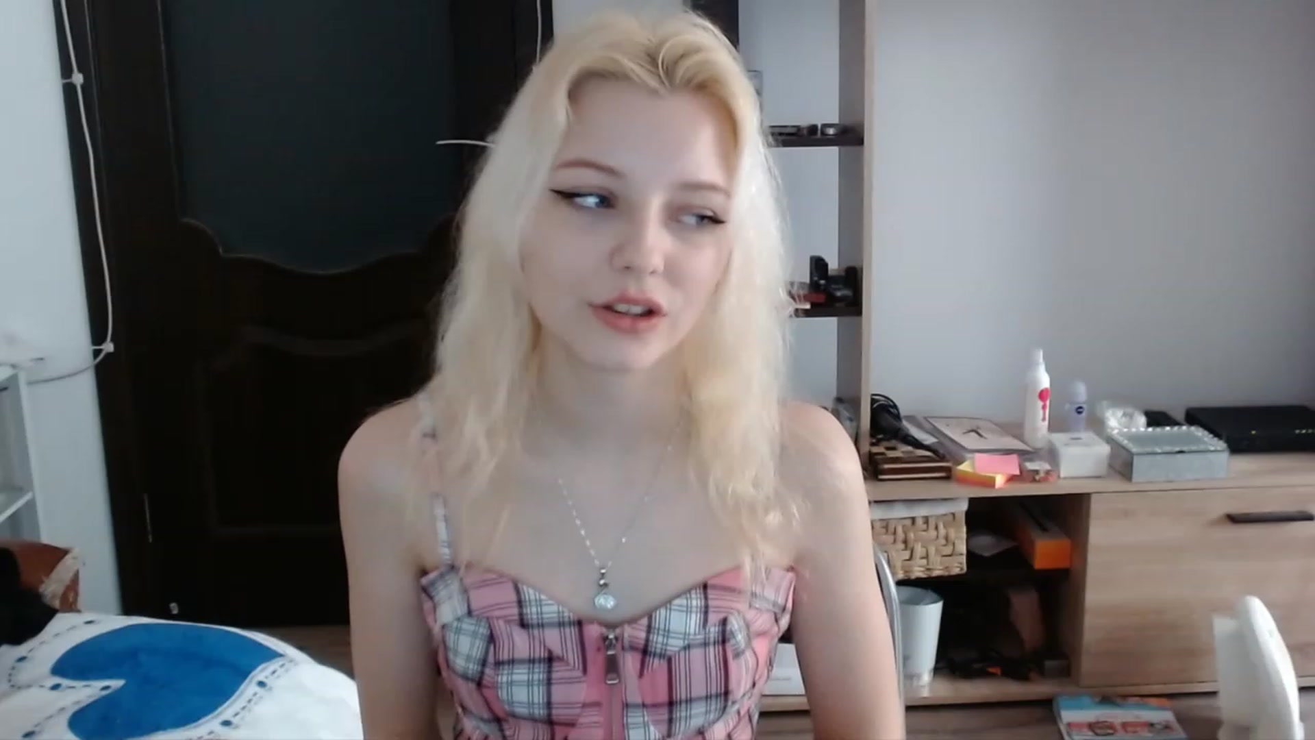 Gallery image thumbnail from MayaBash's myfreecams stream on, 03/15/2023, 11:15 image 10 of 20