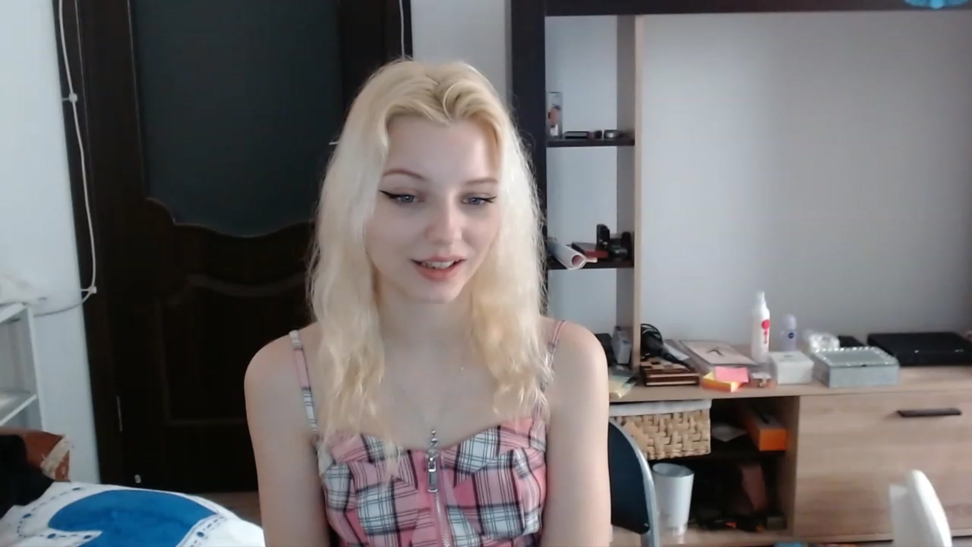 Gallery image thumbnail from MayaBash's myfreecams stream on, 03/15/2023, 11:15 image 15 of 20
