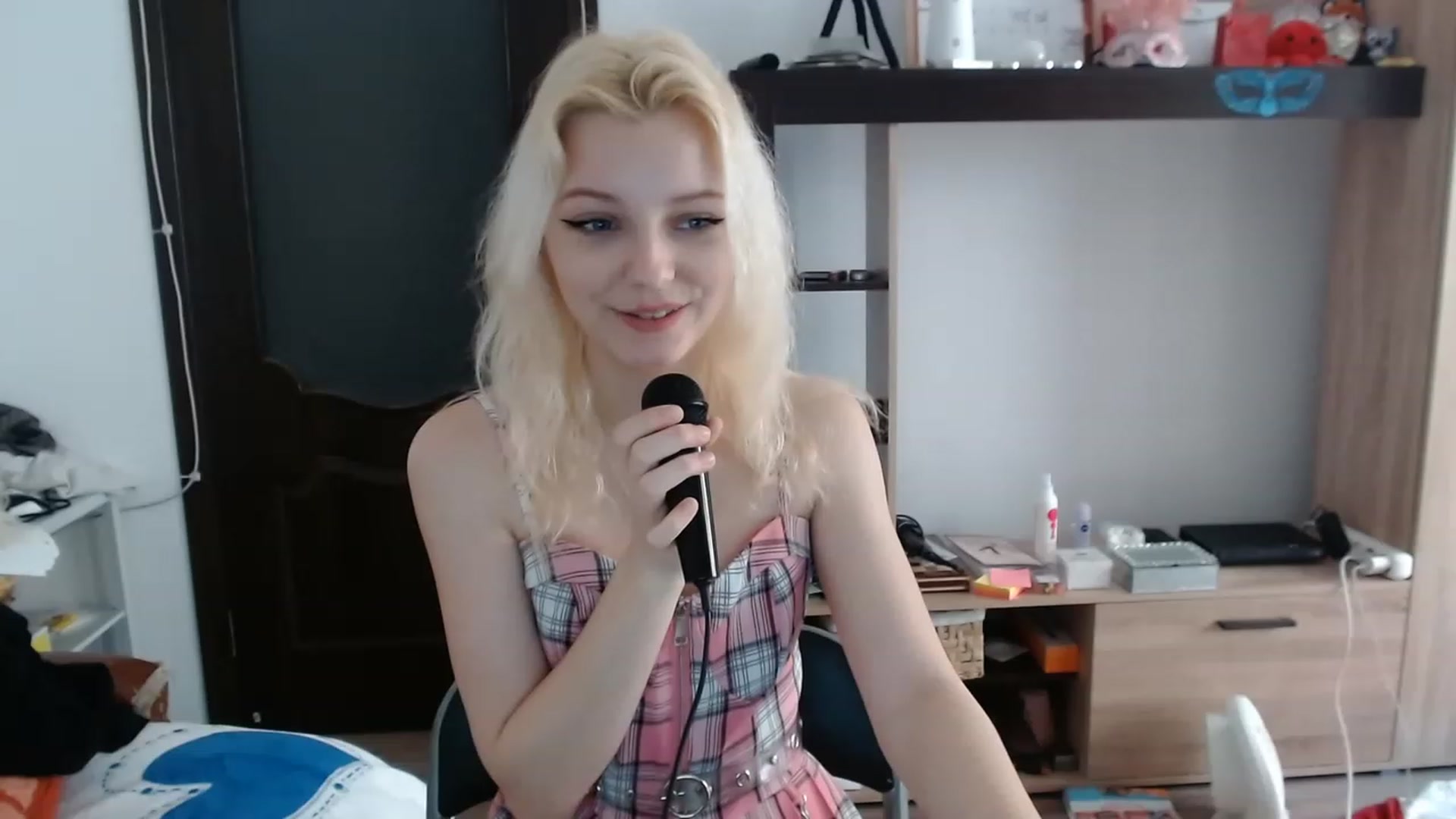 Gallery image thumbnail from MayaBash's myfreecams stream on, 03/15/2023, 13:19 image 3 of 20