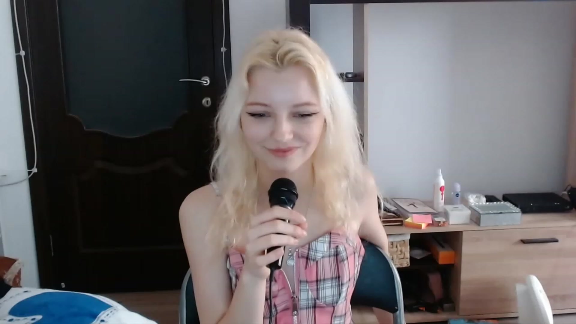 Gallery image thumbnail from MayaBash's myfreecams stream on, 03/15/2023, 13:19 image 17 of 20