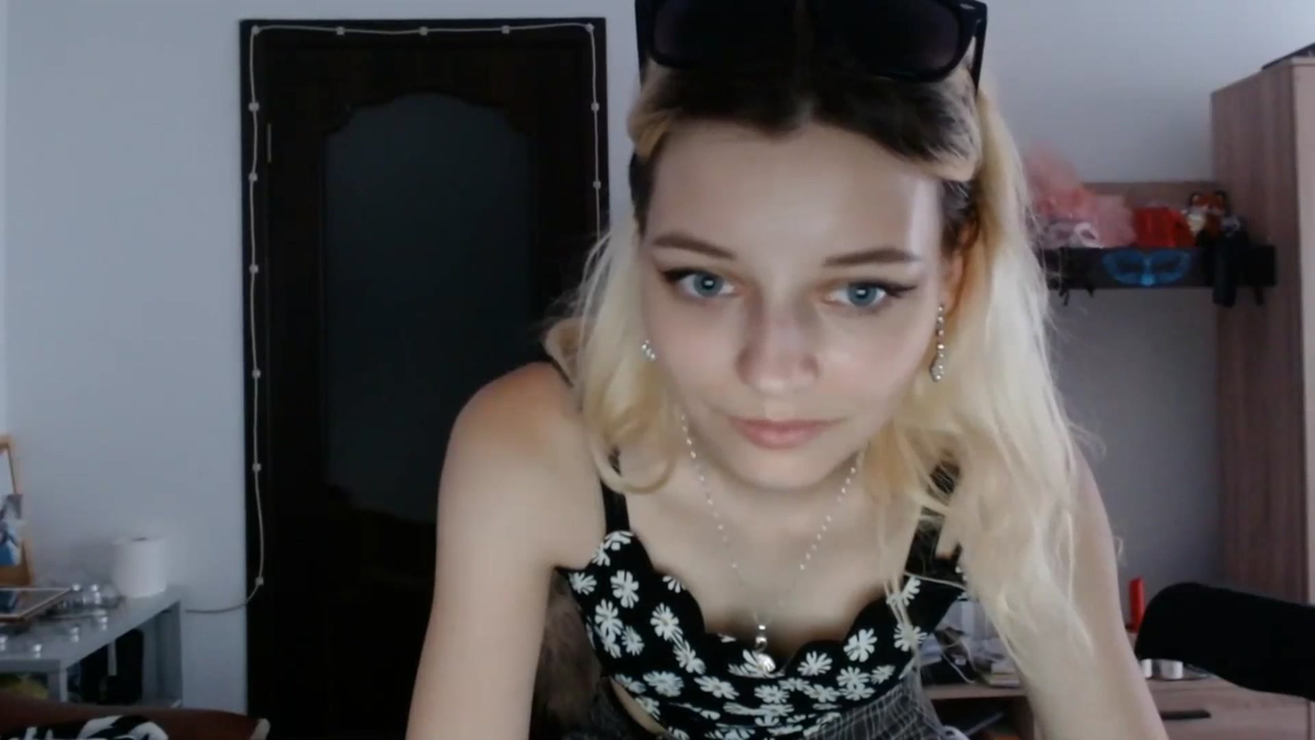 Gallery image thumbnail from MayaBash's myfreecams stream on, 08/25/2023, 14:28 image 4 of 20