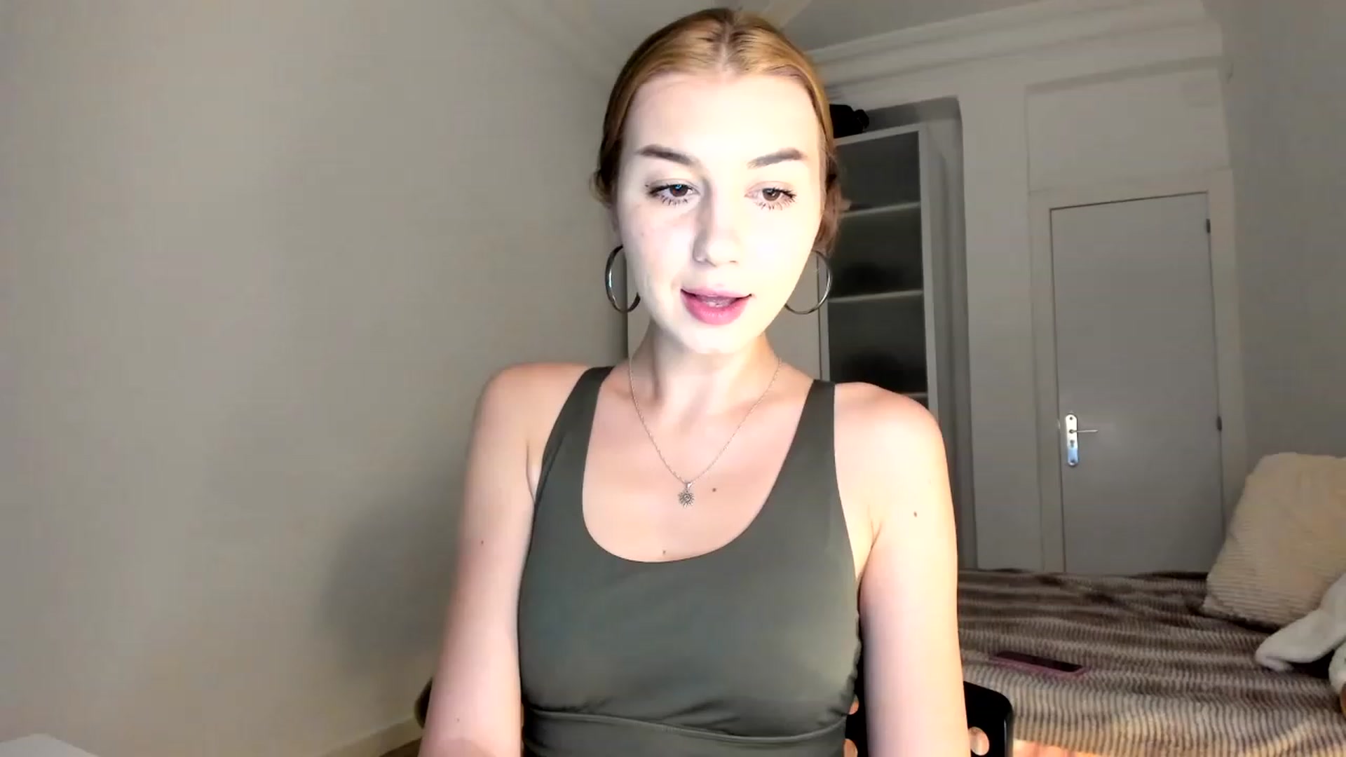 Gallery image thumbnail from MayaKisa's myfreecams stream on, 10/29/2023, 19:02 image 5 of 20