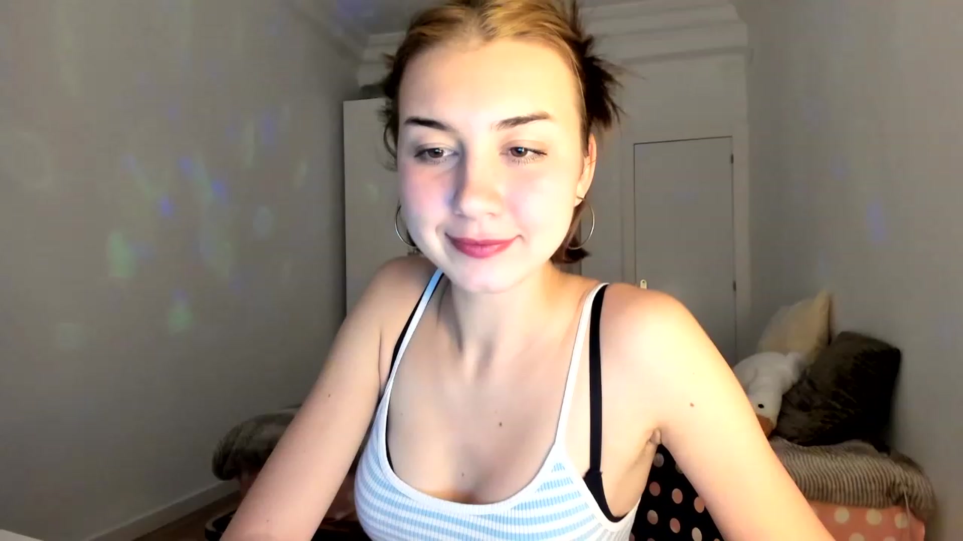 Gallery image thumbnail from MayaKisa's myfreecams stream on, 11/05/2023, 21:34 image 4 of 20