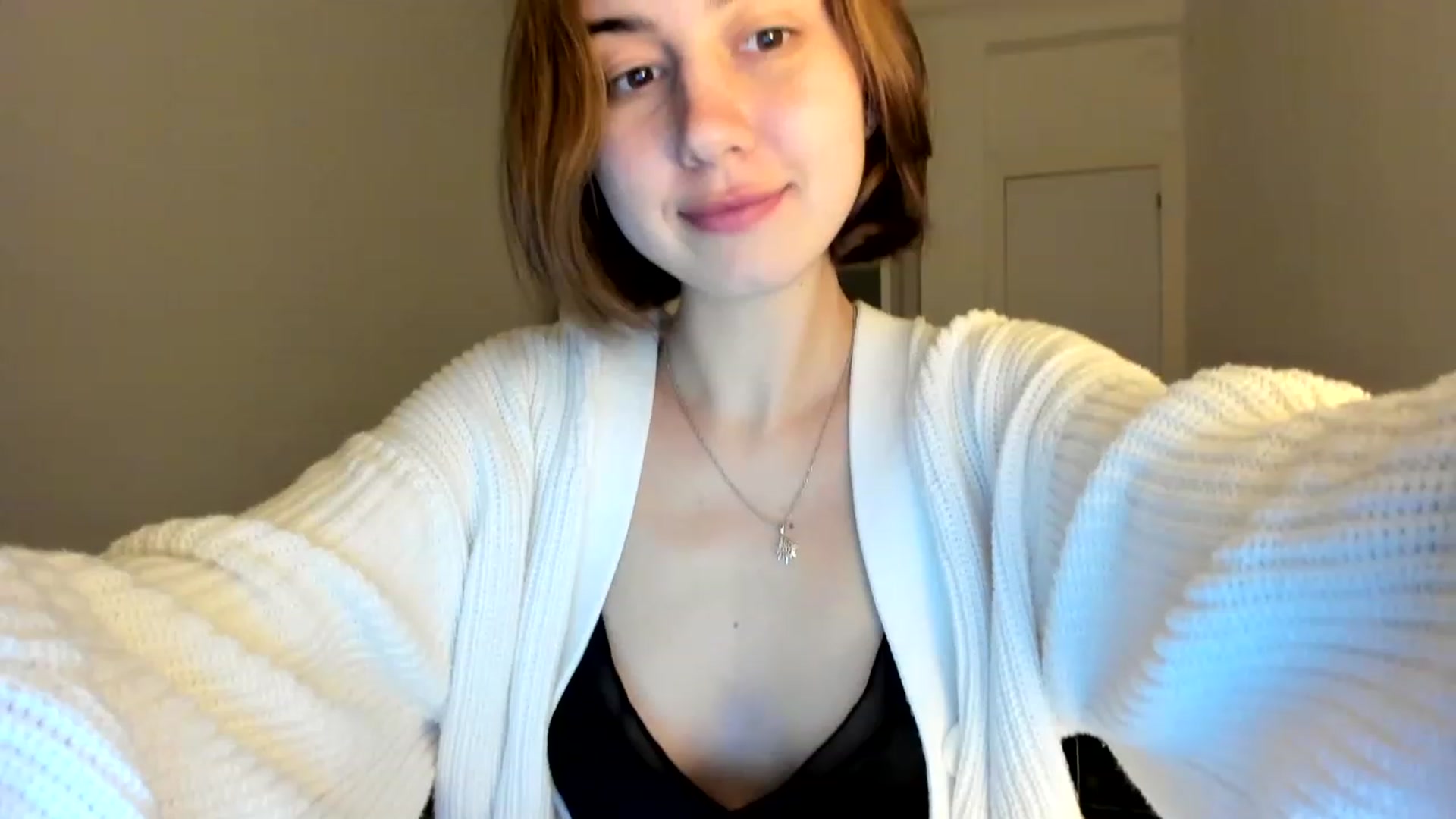 Gallery image thumbnail from MayaKisa's myfreecams stream on, 11/26/2023, 21:29 image 4 of 20