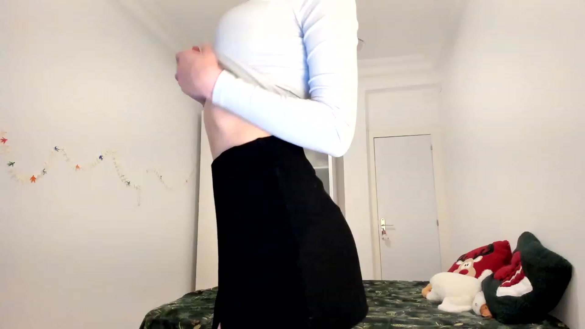 Gallery image thumbnail from MayaKisa's myfreecams stream on, 12/24/2023, 16:34 image 18 of 20