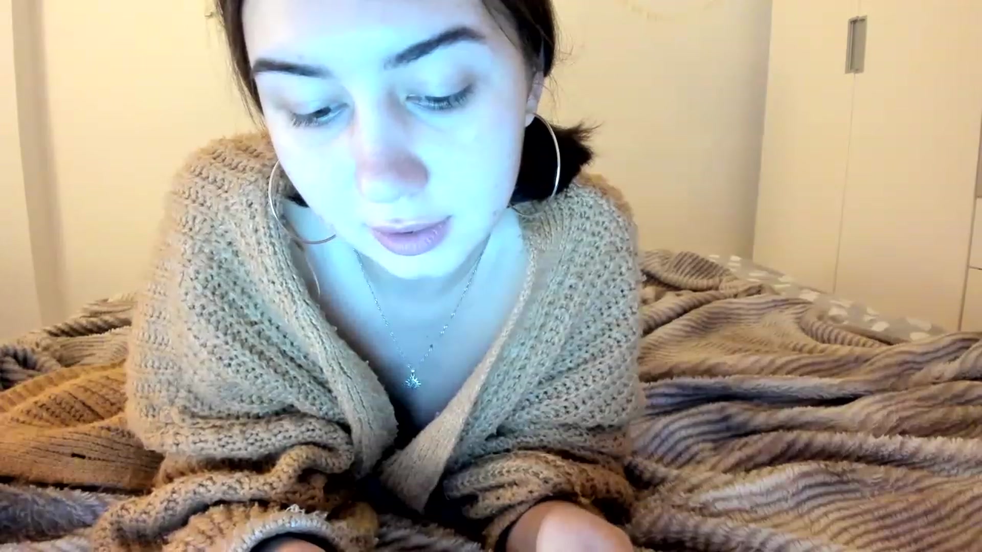 Gallery image thumbnail from MayaKisa's myfreecams stream on, 12/28/2023, 19:47 image 7 of 20