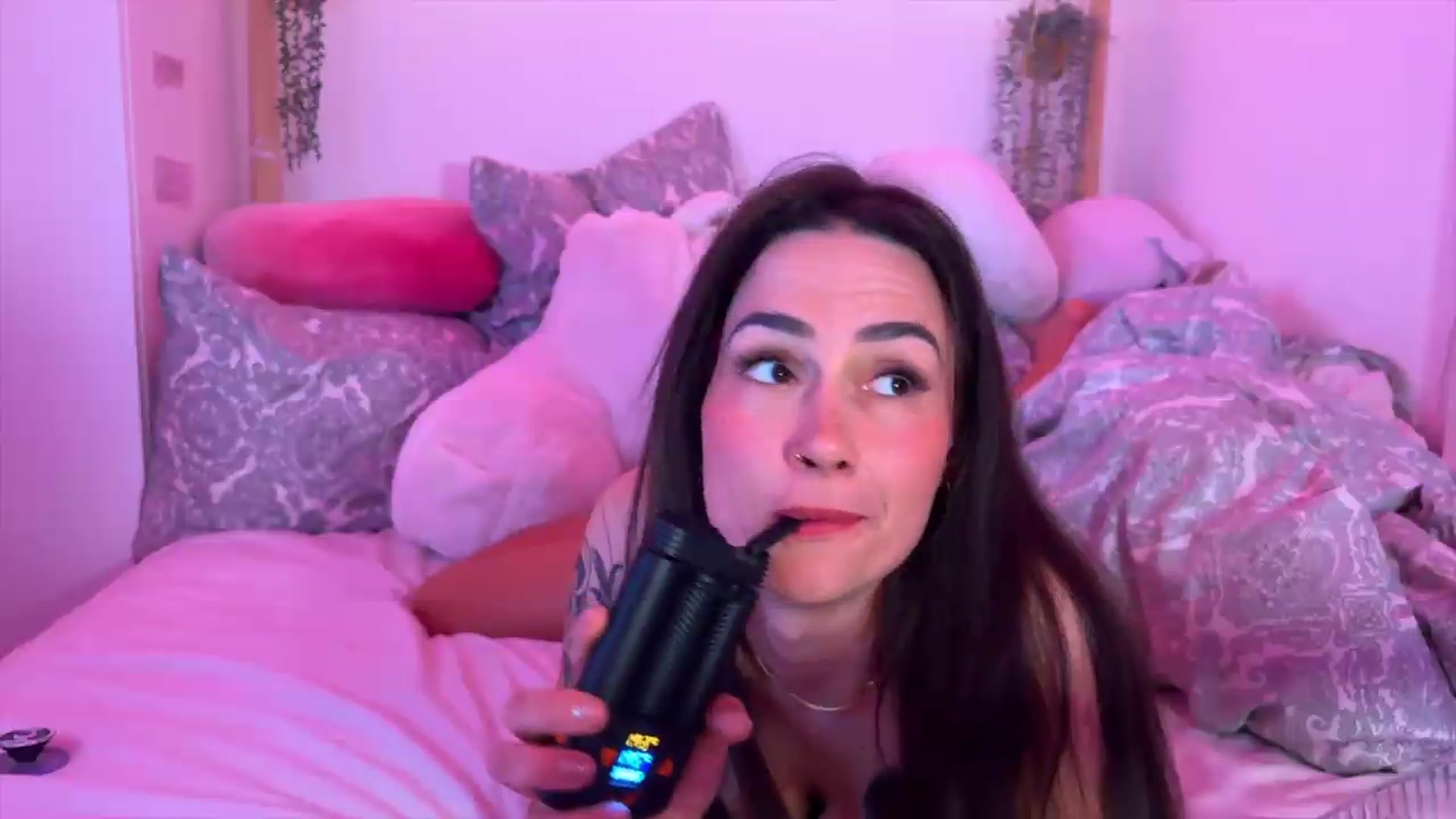 Gallery image thumbnail from MayaMayBee's myfreecams stream on, 06/13/2026, 24:03 image 19 of 20