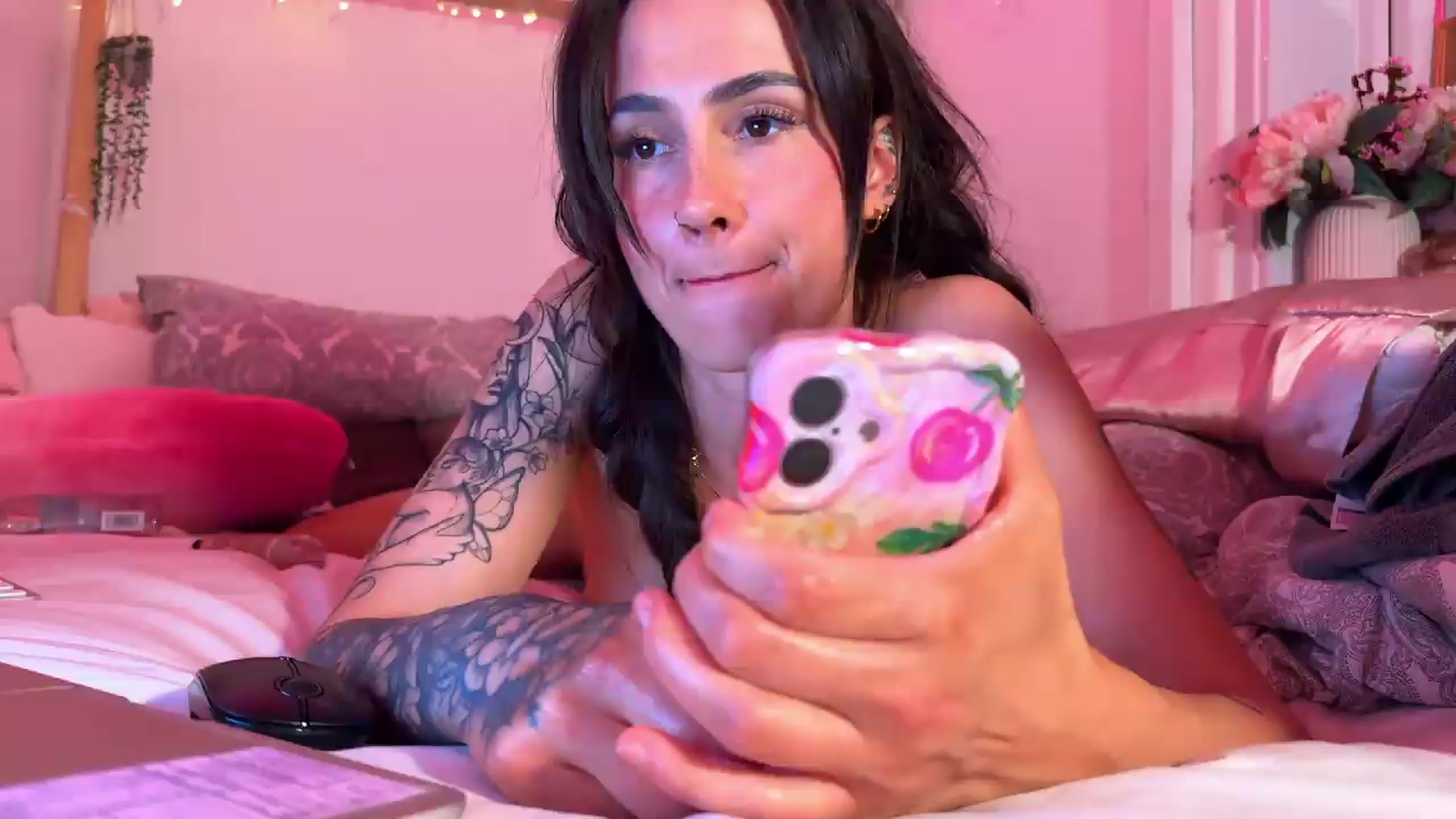Gallery image thumbnail from MayaMayBee's myfreecams stream on, 06/15/2026, 03:19 image 19 of 20