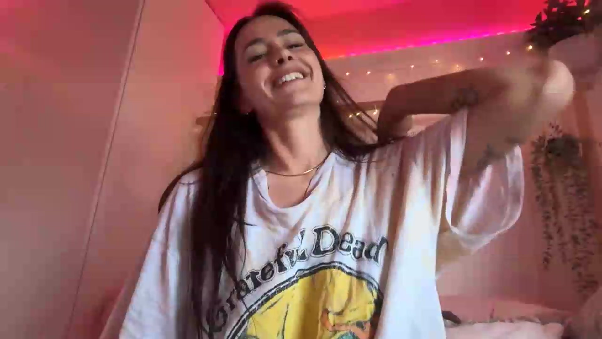 Gallery image thumbnail from MayaMayBee's myfreecams stream on, 06/22/2026, 10:44 image 17 of 20