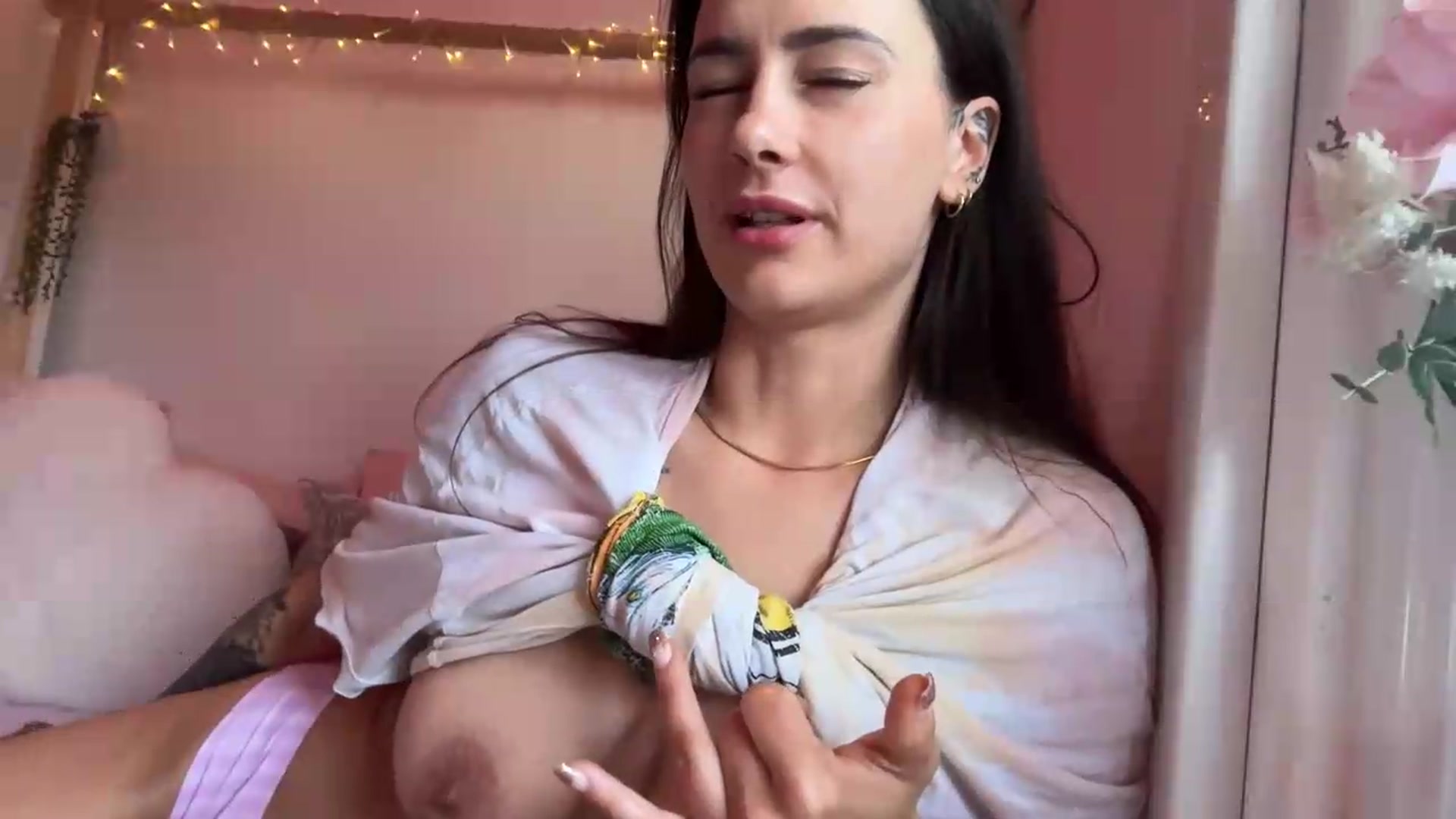 Gallery image thumbnail from MayaMayBee's myfreecams stream on, 06/22/2026, 10:44 image 15 of 20