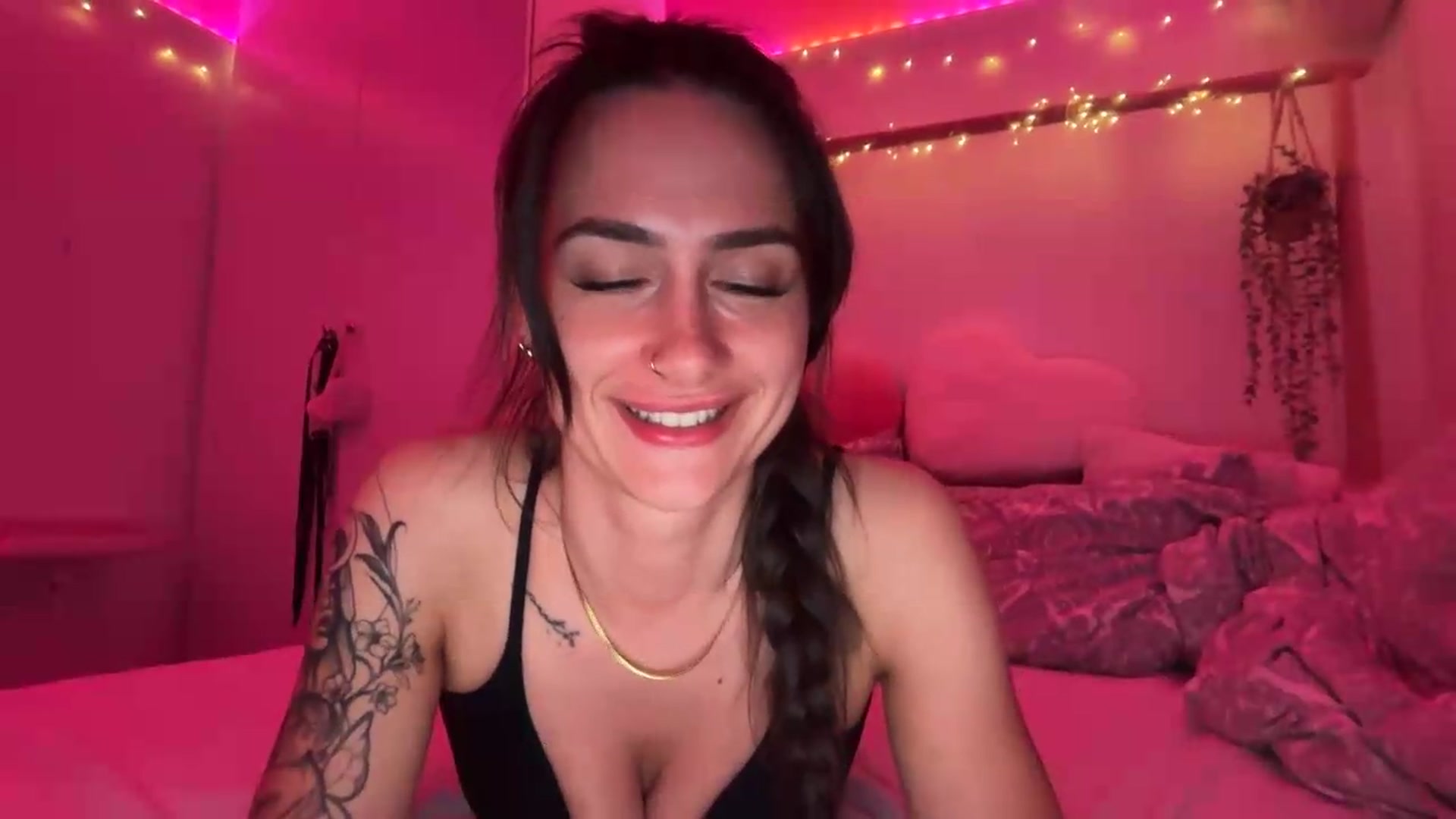 Gallery image thumbnail from MayaMayBee's myfreecams stream on, 06/25/2026, 22:57 image 6 of 20