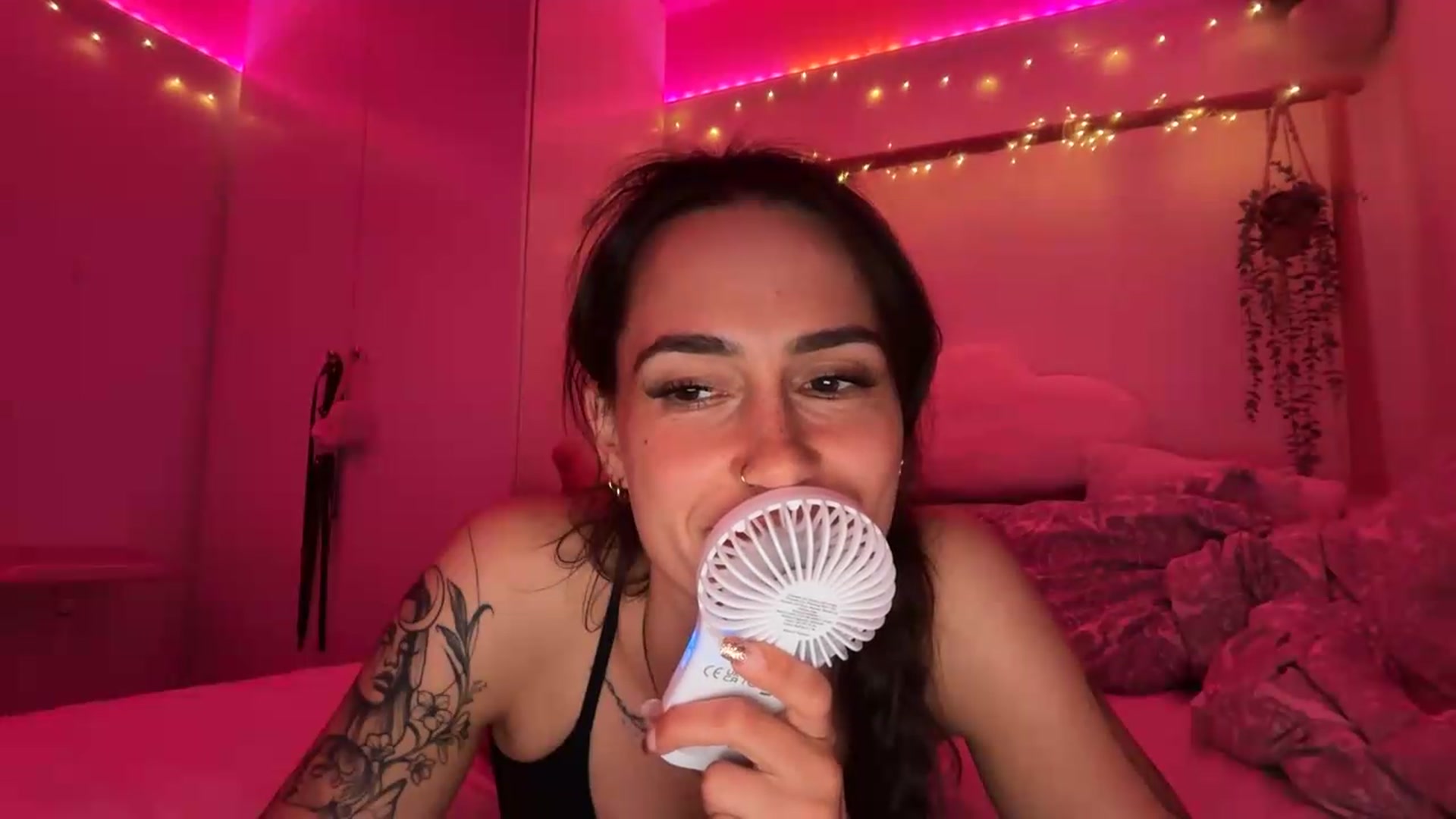 Gallery image thumbnail from MayaMayBee's myfreecams stream on, 06/25/2026, 22:57 image 9 of 20