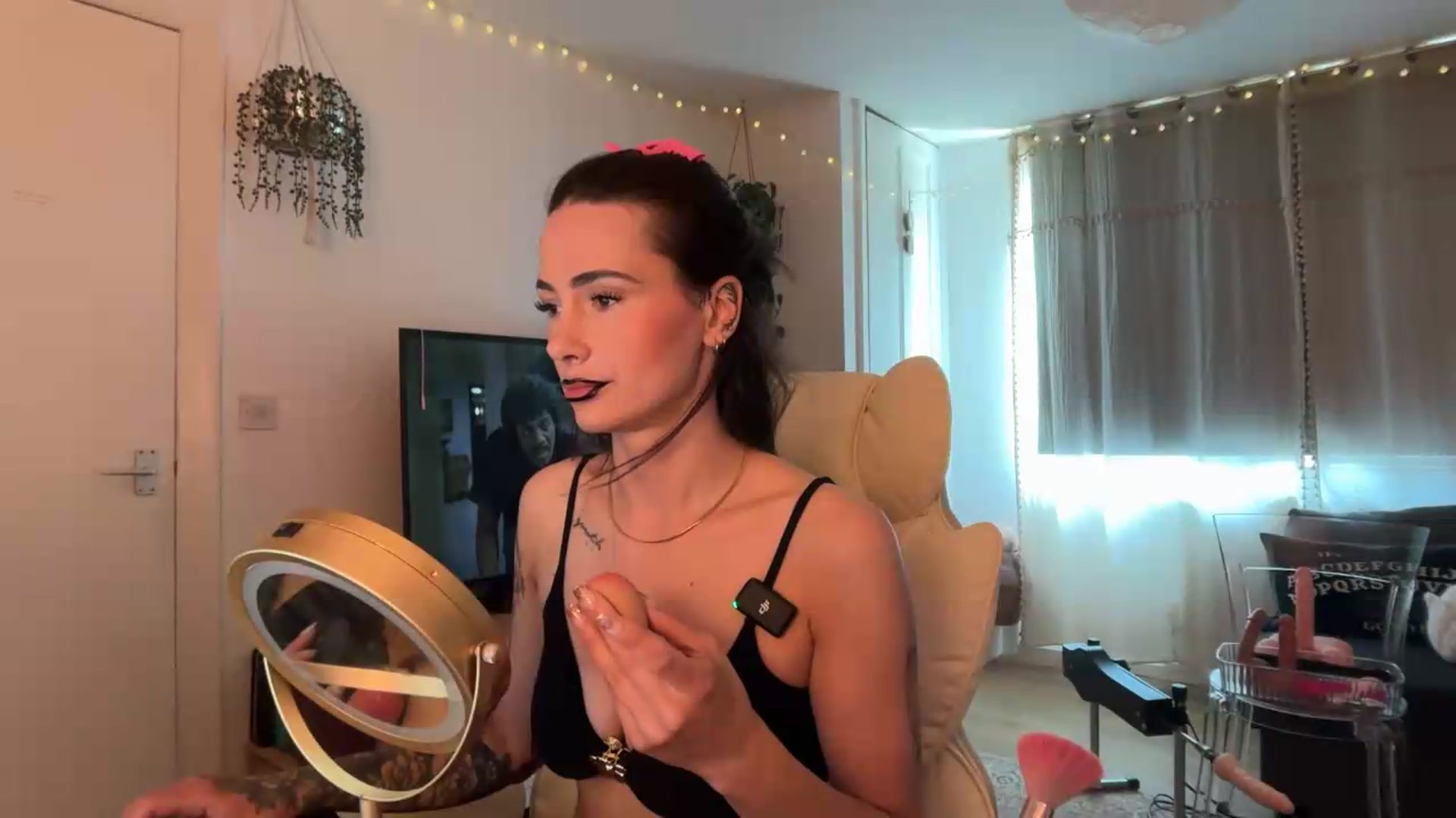 Gallery image thumbnail from MayaMayBee's myfreecams stream on, 06/26/2026, 11:38 image 16 of 20