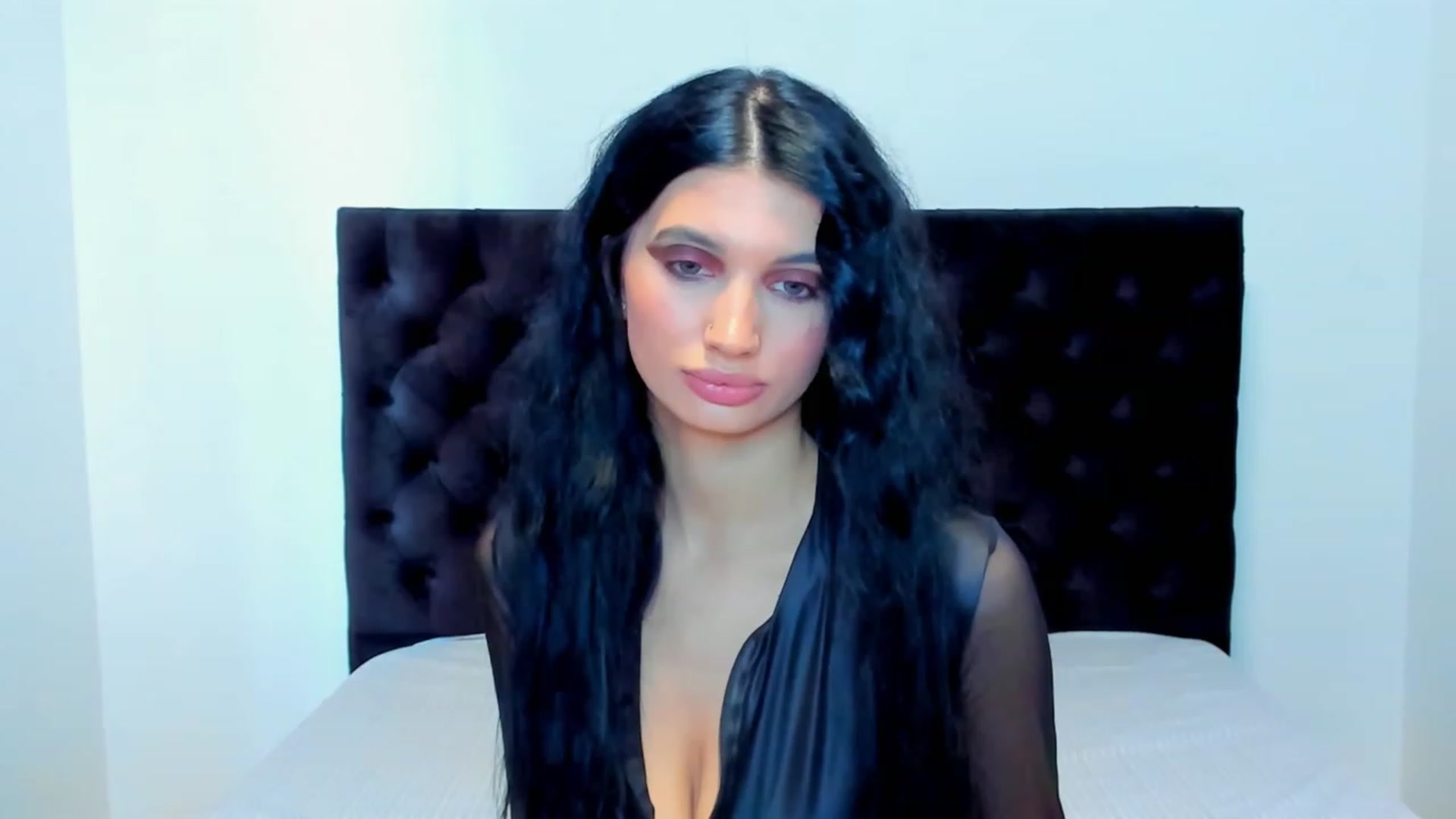 Gallery image thumbnail from MayaSin3's myfreecams stream on, 12/19/2022, 10:27 image 3 of 20
