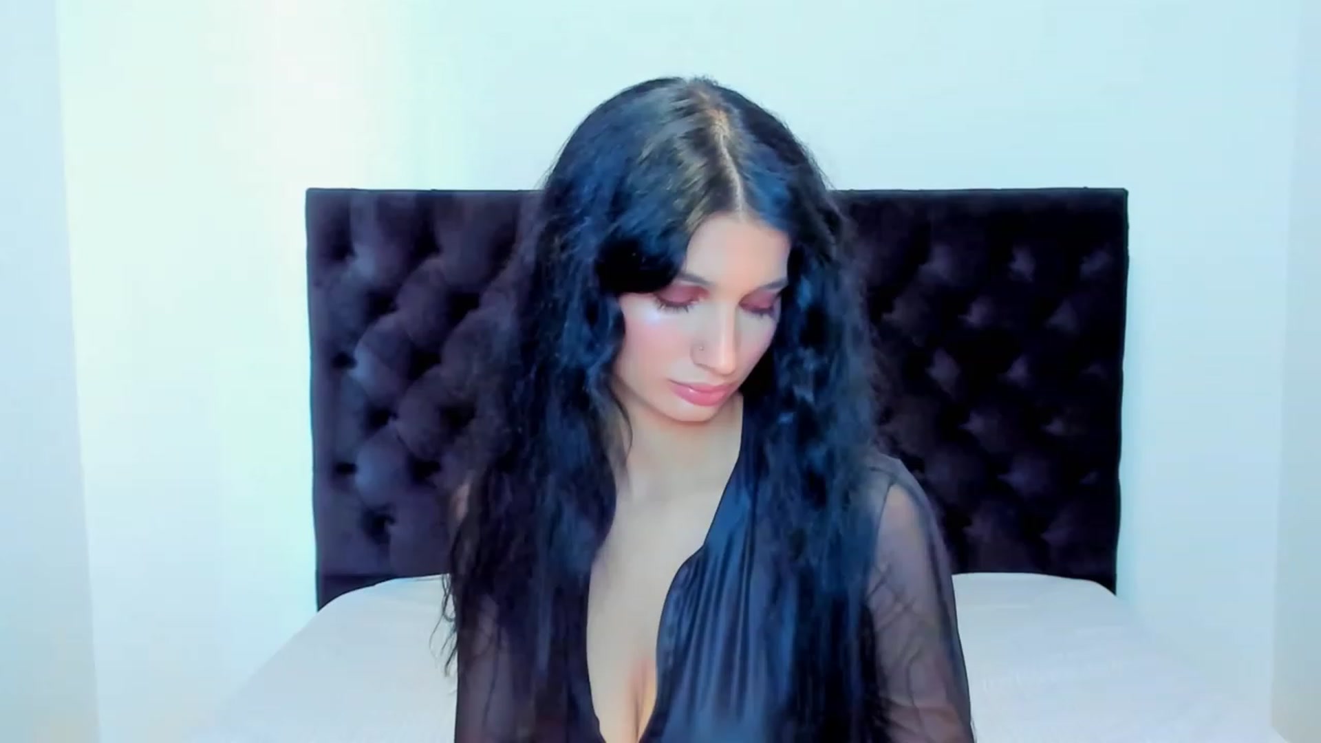 Gallery image thumbnail from MayaSin3's myfreecams stream on, 12/19/2022, 10:27 image 2 of 20