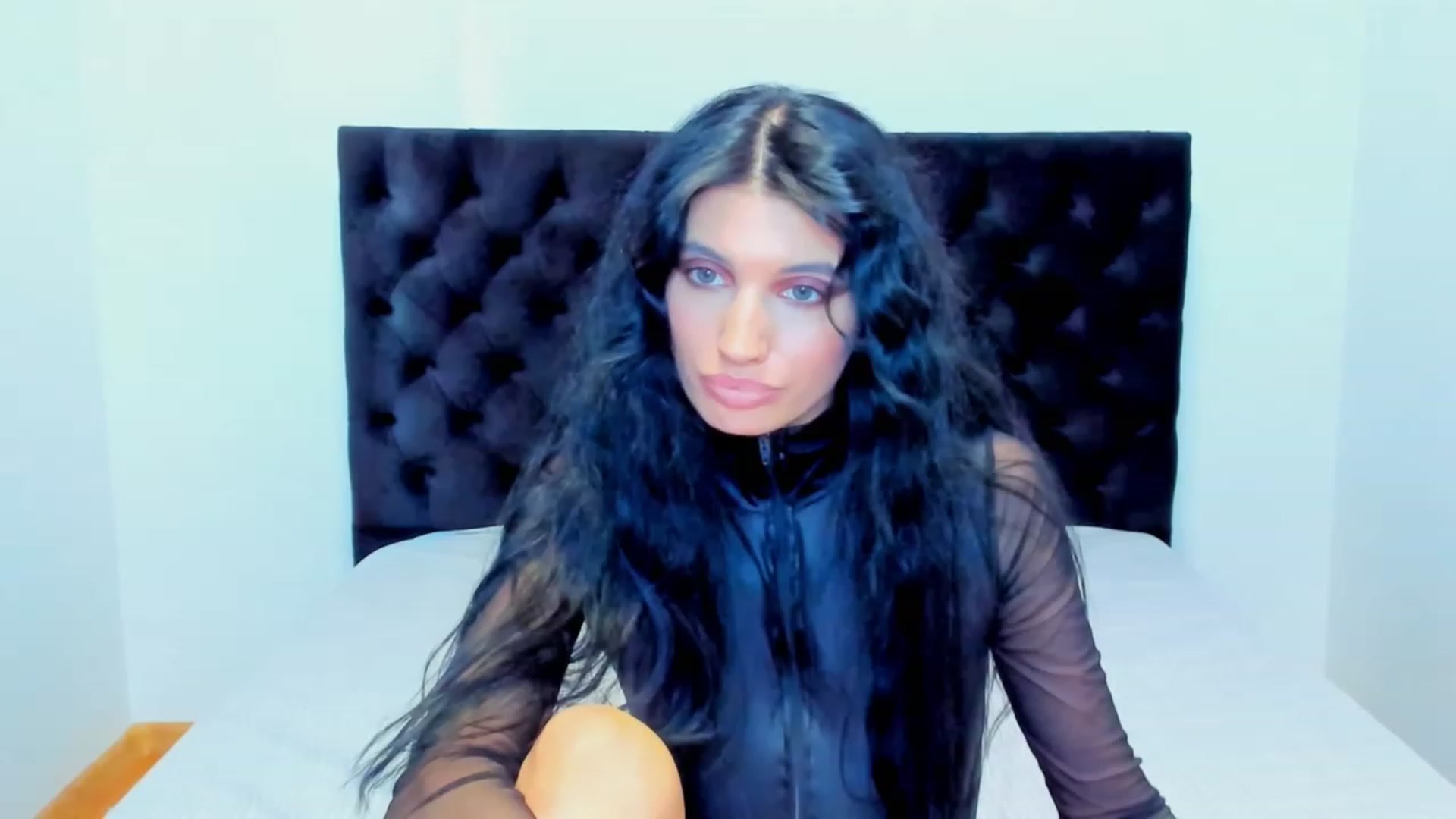 Gallery image thumbnail from MayaSin3's myfreecams stream on, 12/19/2022, 13:13 image 2 of 20