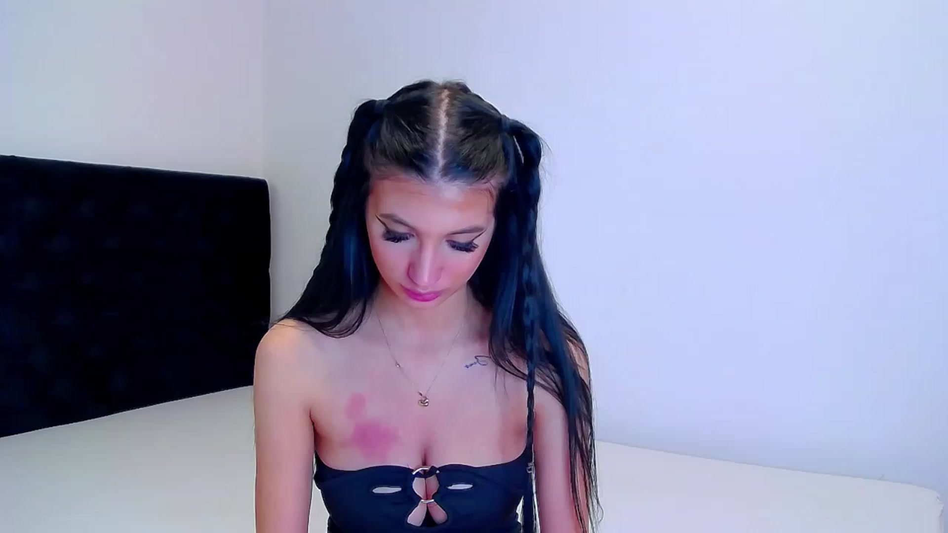 Gallery image thumbnail from MayaSin3's myfreecams stream on, 02/21/2023, 24:18 image 3 of 20