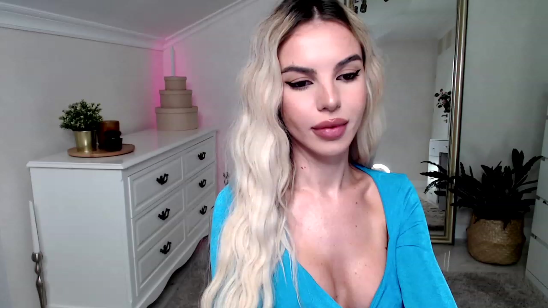 Gallery image thumbnail from Maya_Di's myfreecams stream on, 11/23/2022, 23:38 image 12 of 20