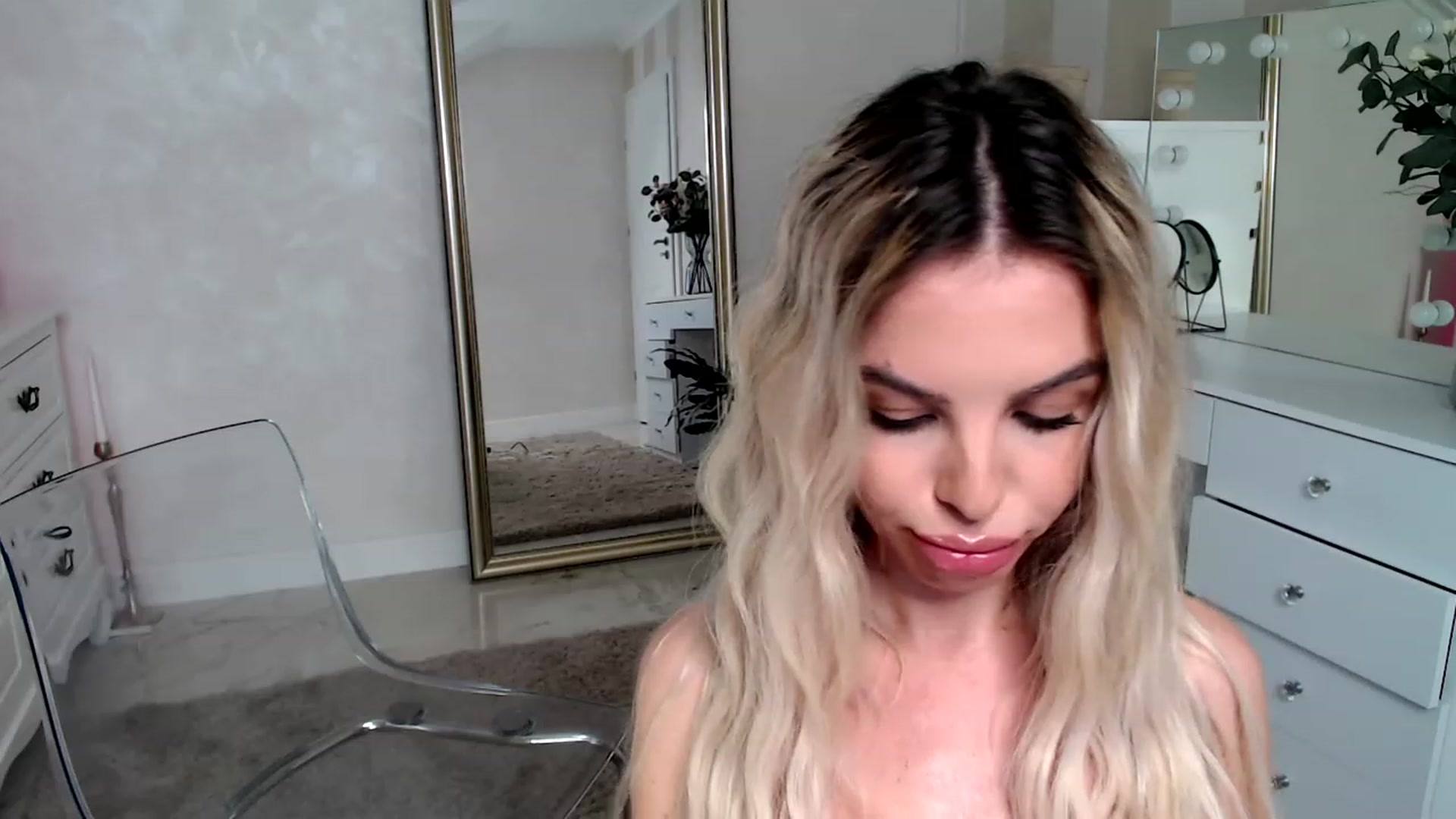 Gallery image thumbnail from Maya_Di's myfreecams stream on, 11/24/2022, 22:07 image 11 of 20