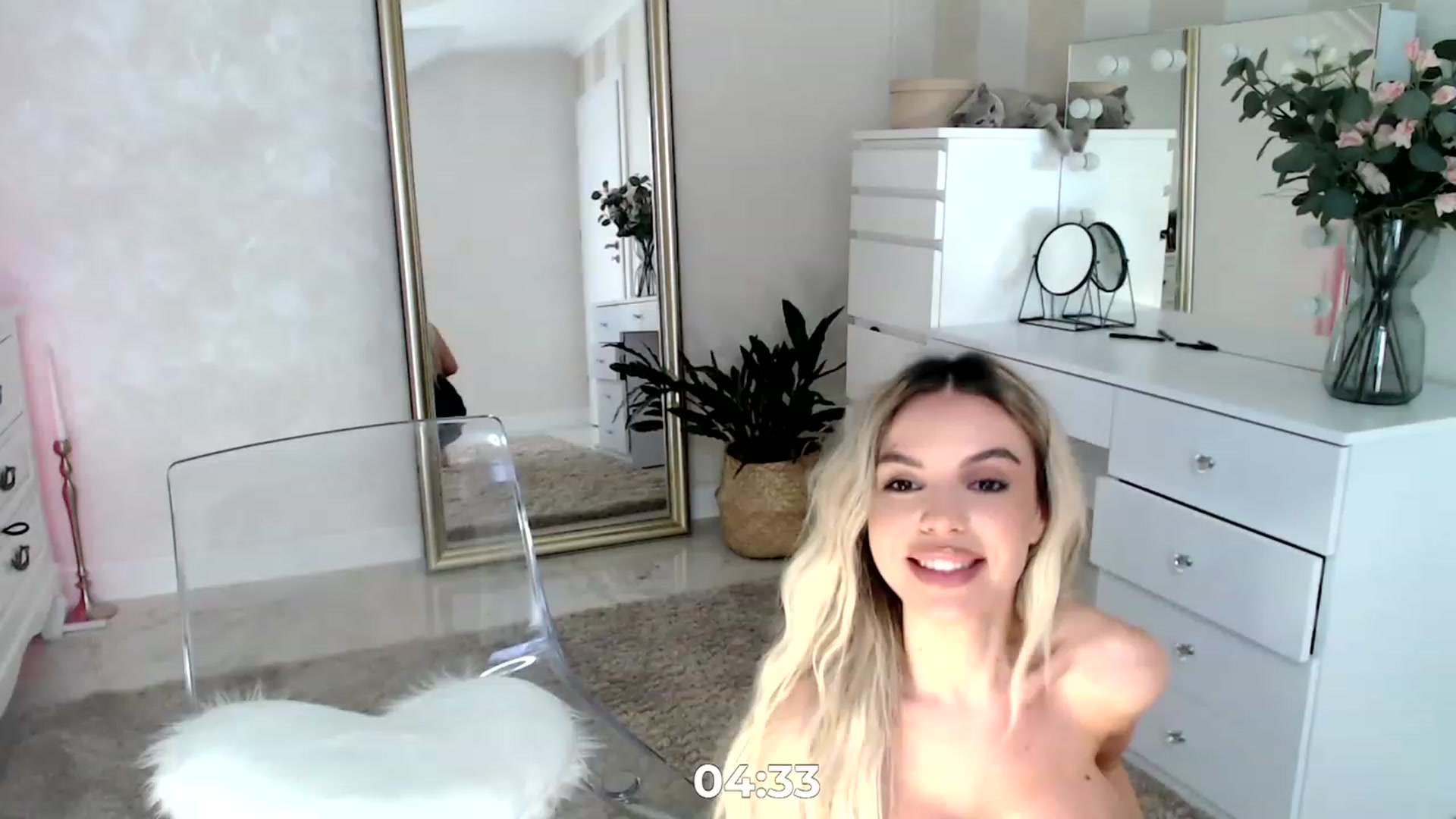Gallery image thumbnail from Maya_Di's myfreecams stream on, 11/24/2022, 23:26 image 6 of 20