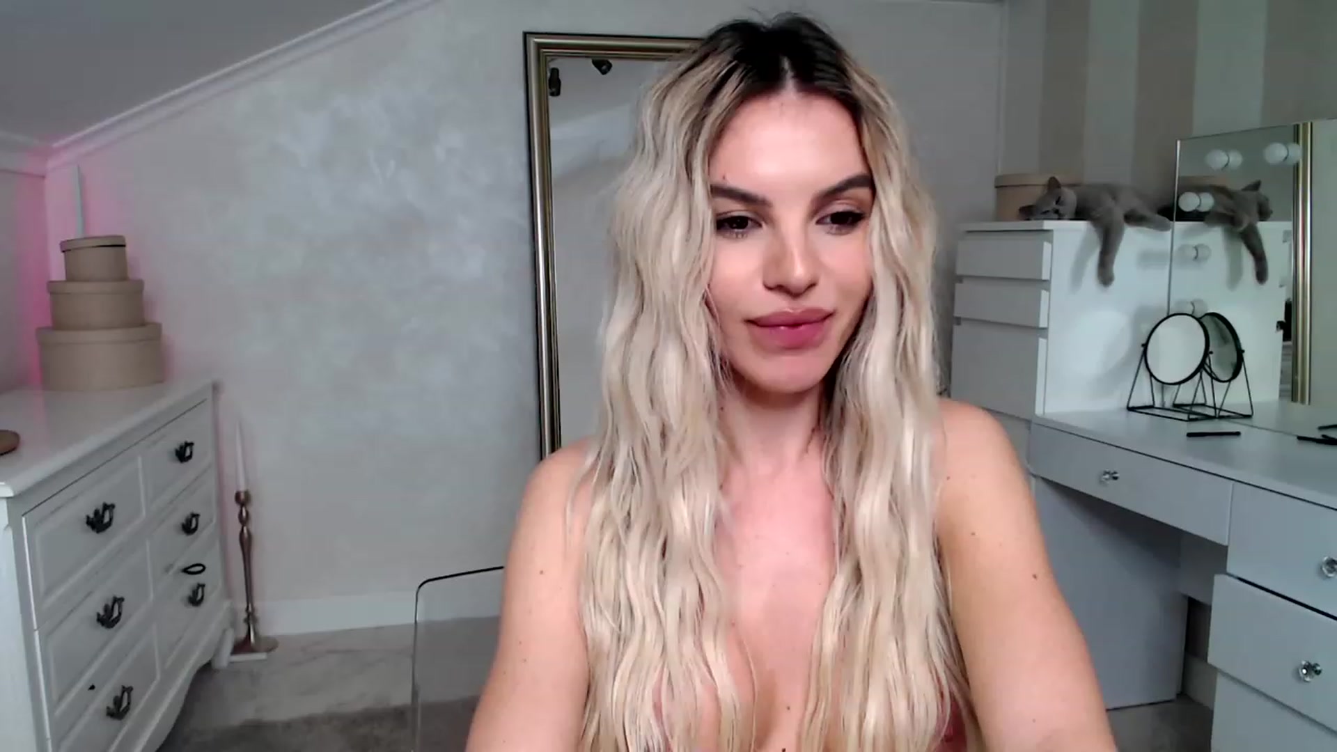 Gallery image thumbnail from Maya_Di's myfreecams stream on, 11/24/2022, 23:26 image 17 of 20