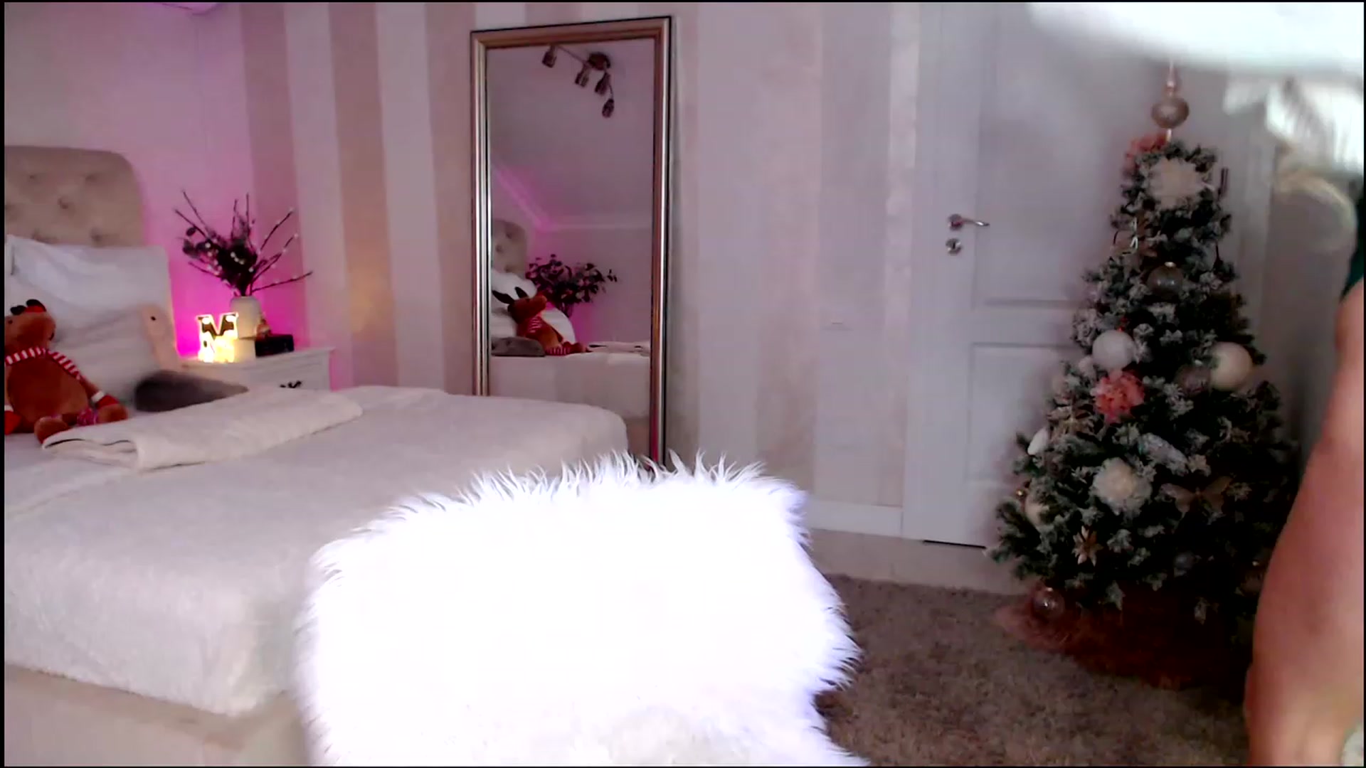 Gallery image thumbnail from Maya_Di's myfreecams stream on, 12/12/2022, 23:58 image 3 of 20