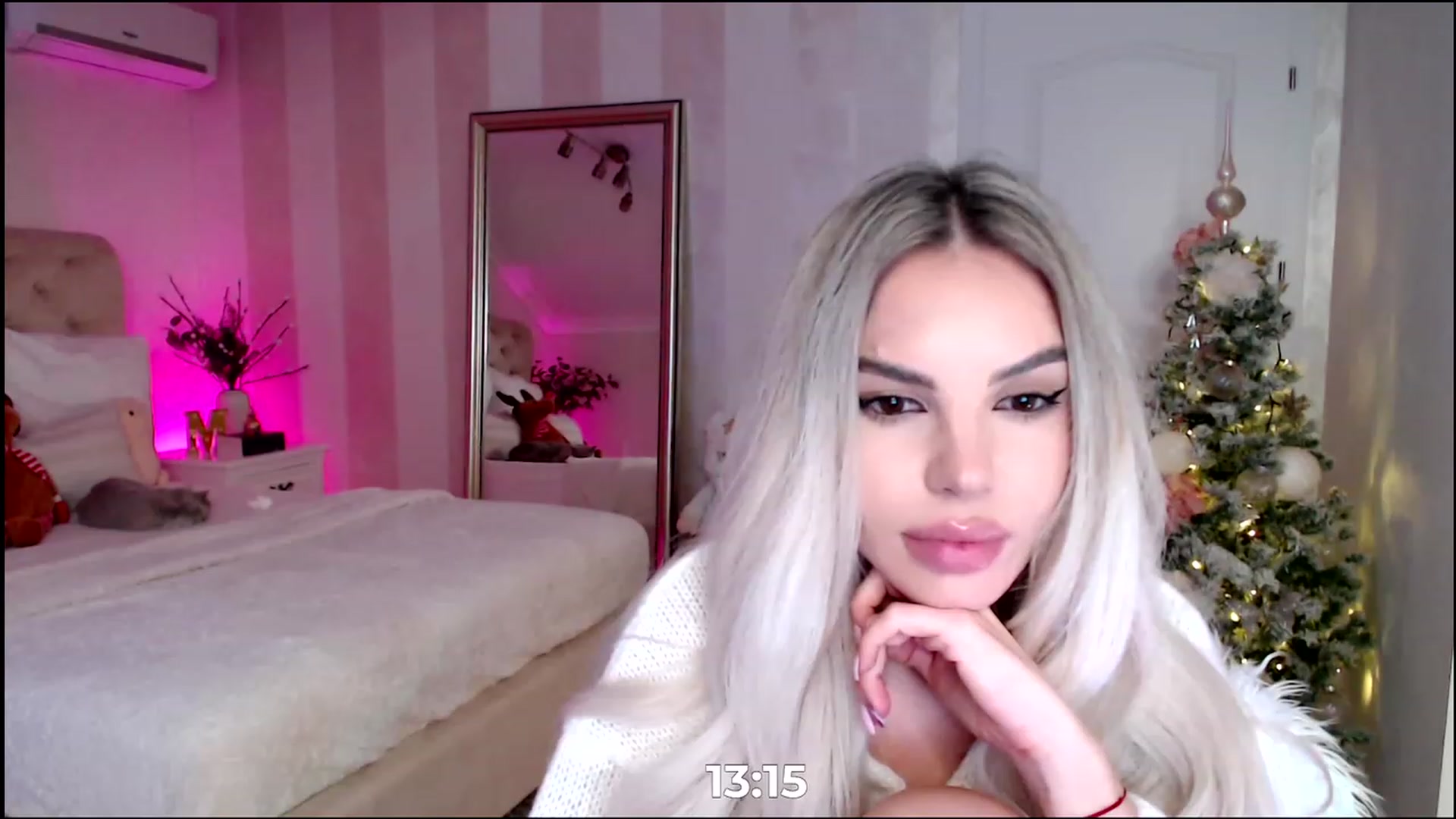 Gallery image thumbnail from Maya_Di's myfreecams stream on, 12/17/2022, 23:03 image 13 of 20
