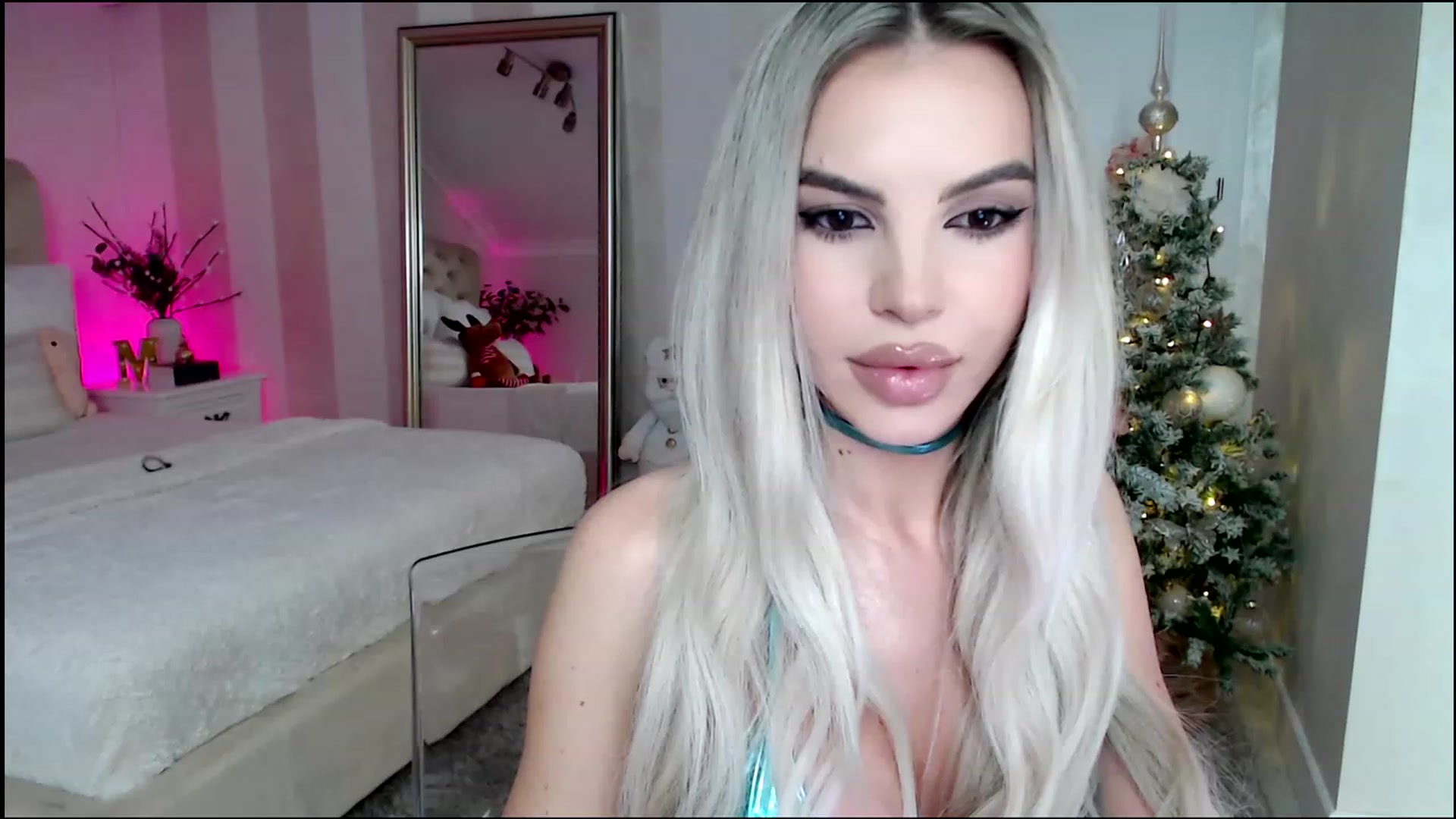 Gallery image thumbnail from Maya_Di's myfreecams stream on, 12/21/2022, 22:03 image 14 of 20