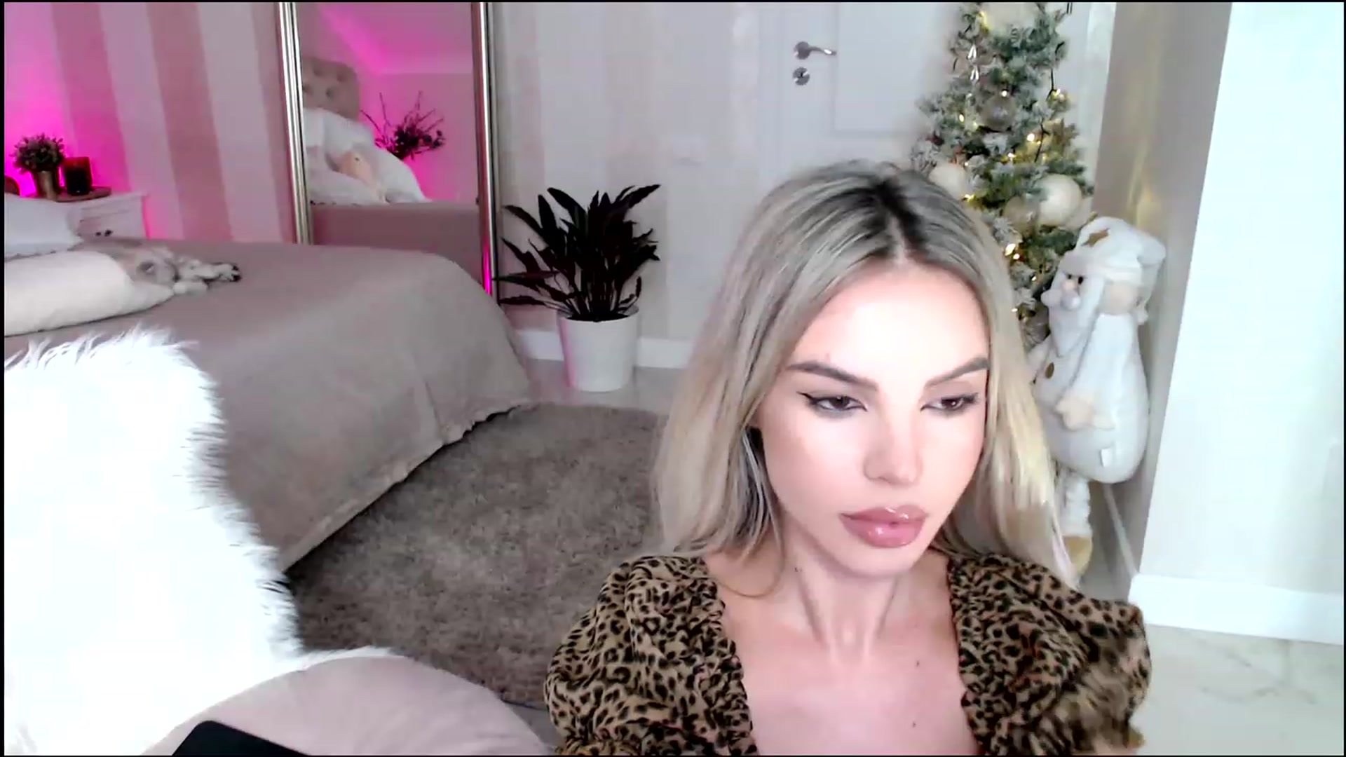 Gallery image thumbnail from Maya_Di's myfreecams stream on, 12/27/2022, 22:35 image 2 of 20