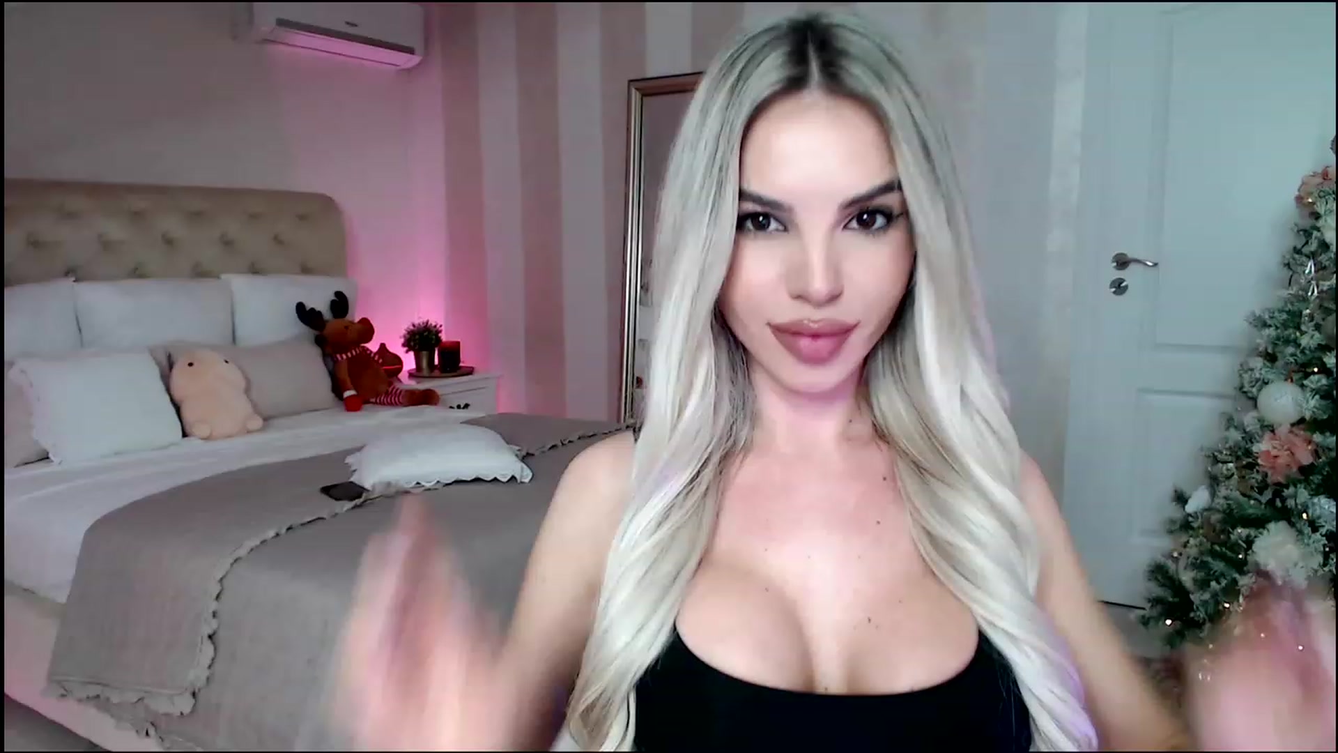 Gallery image thumbnail from Maya_Di's myfreecams stream on, 12/28/2022, 23:55 image 2 of 20