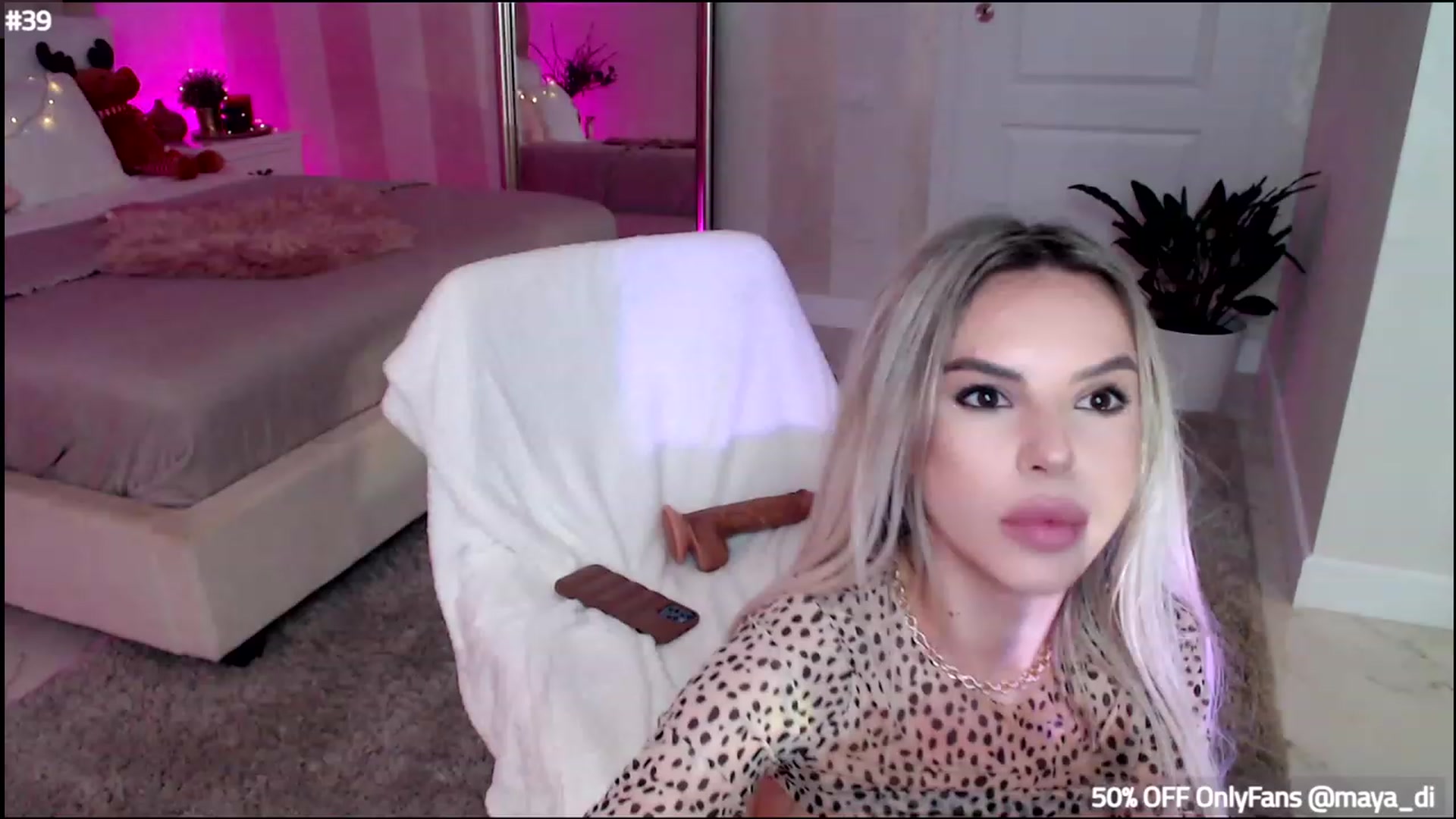 Gallery image thumbnail from Maya_Di's myfreecams stream on, 01/04/2023, 01:05 image 10 of 20