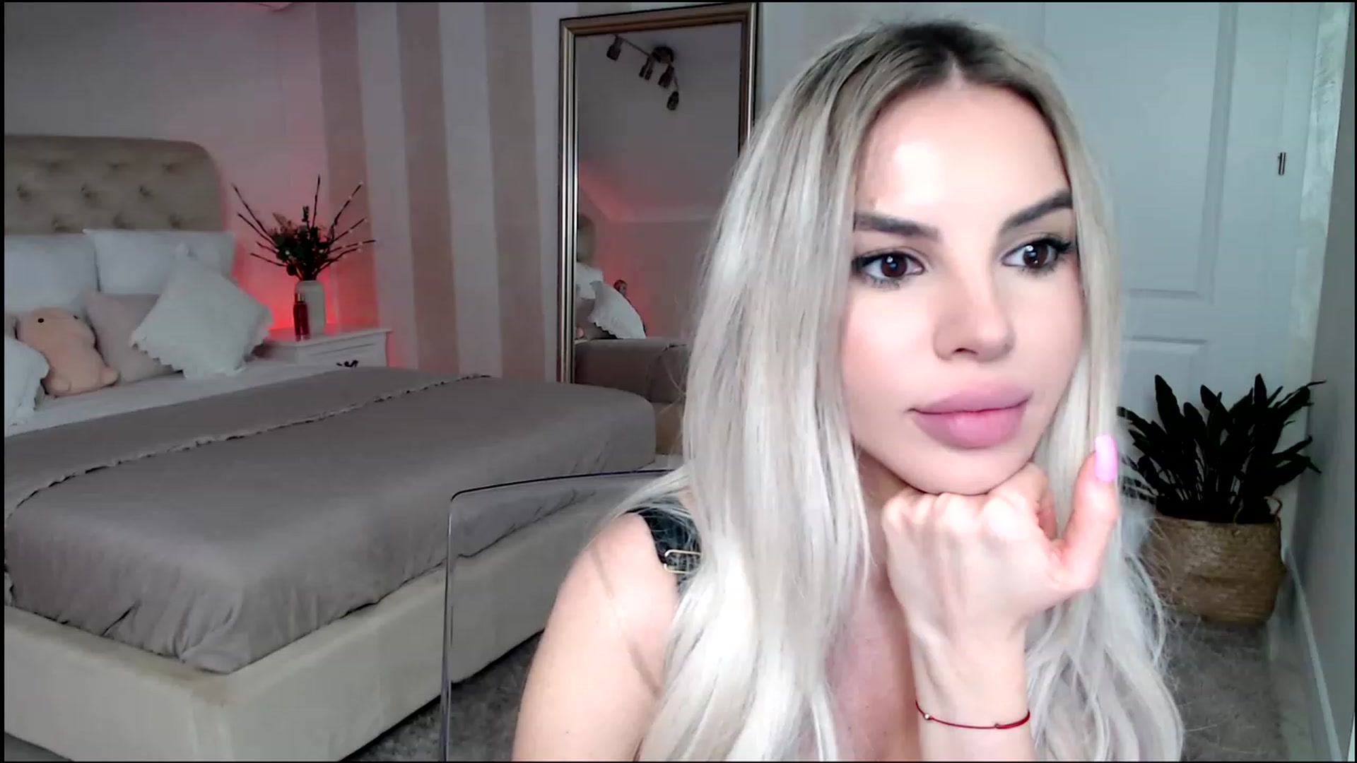 Gallery image thumbnail from Maya_Di's myfreecams stream on, 01/12/2023, 23:53 image 15 of 20