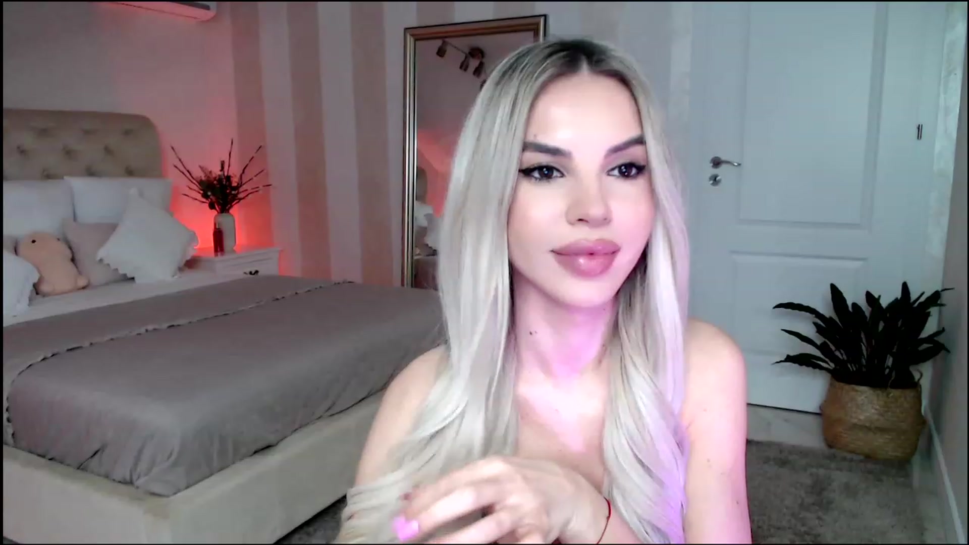 Gallery image thumbnail from Maya_Di's myfreecams stream on, 01/12/2023, 23:53 image 6 of 20