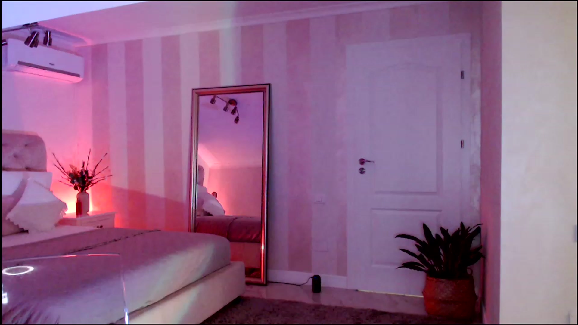 Gallery image thumbnail from Maya_Di's myfreecams stream on, 01/12/2023, 23:53 image 9 of 20