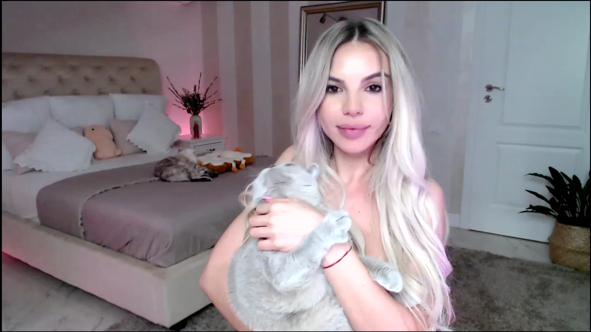 Gallery image thumbnail from Maya_Di's myfreecams stream on, 01/14/2023, 24:44 image 19 of 20