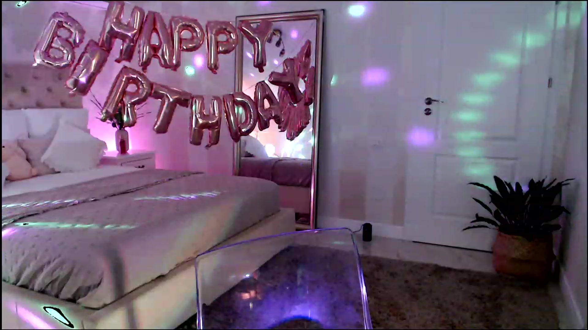 Gallery image thumbnail from Maya_Di's myfreecams stream on, 01/17/2023, 24:09 image 11 of 20