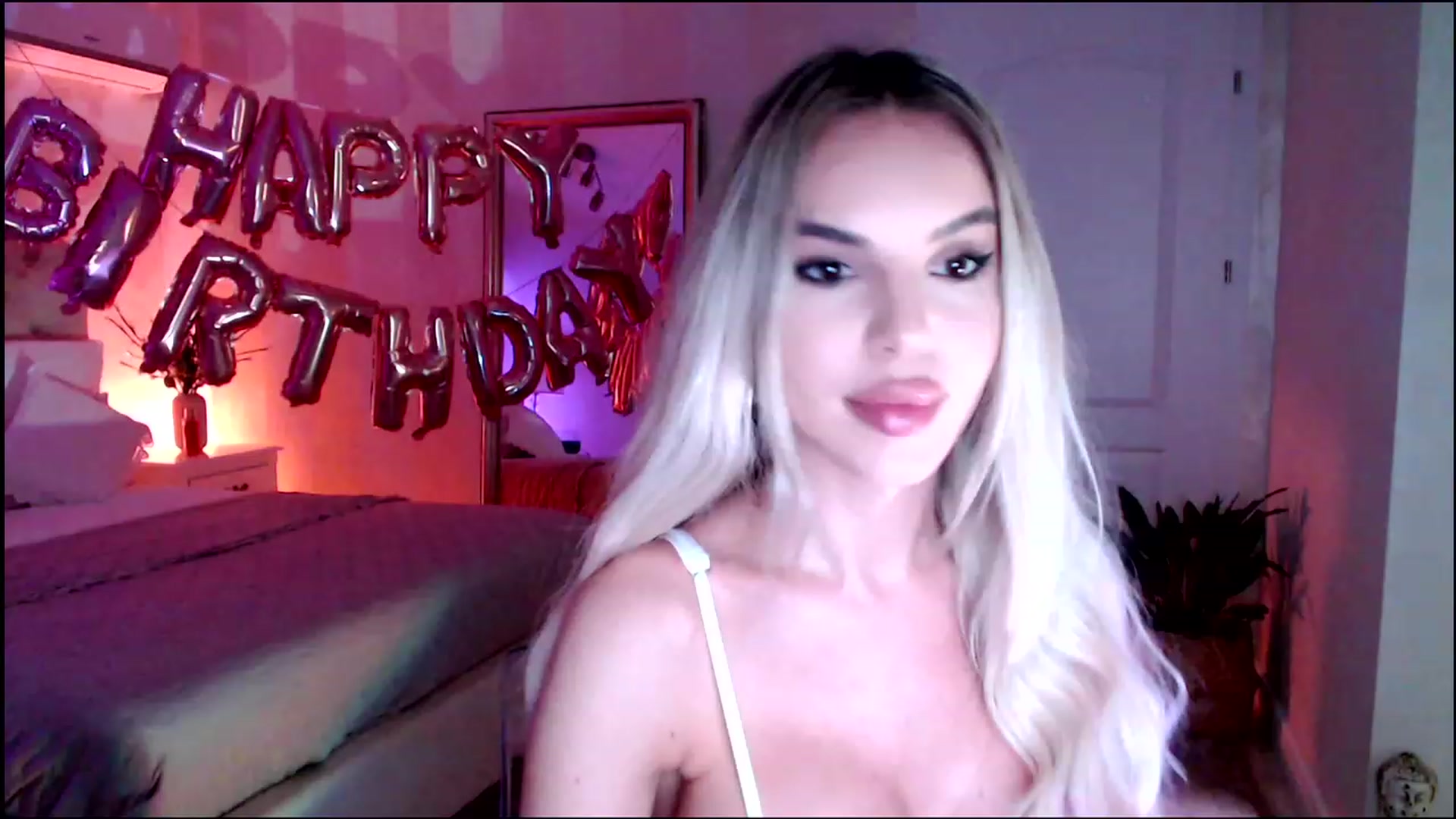 Gallery image thumbnail from Maya_Di's myfreecams stream on, 01/17/2023, 23:56 image 4 of 20