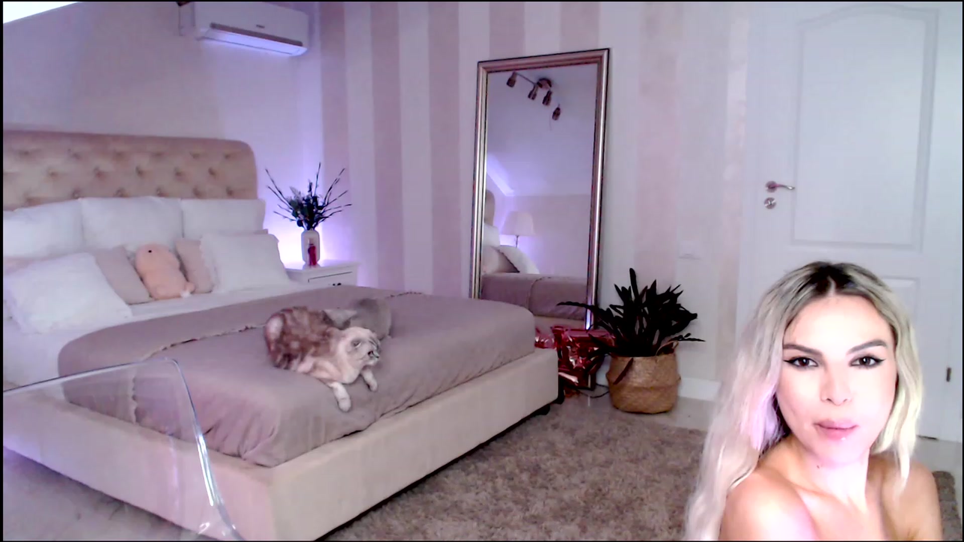Gallery image thumbnail from Maya_Di's myfreecams stream on, 01/27/2023, 01:05 image 8 of 20
