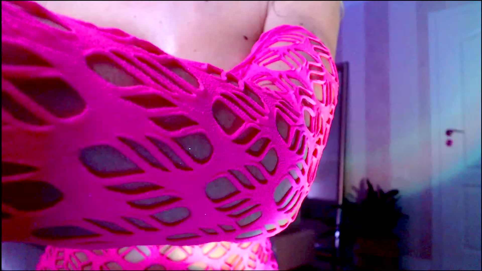 Gallery image thumbnail from Maya_Di's myfreecams stream on, 02/01/2023, 24:05 image 18 of 20