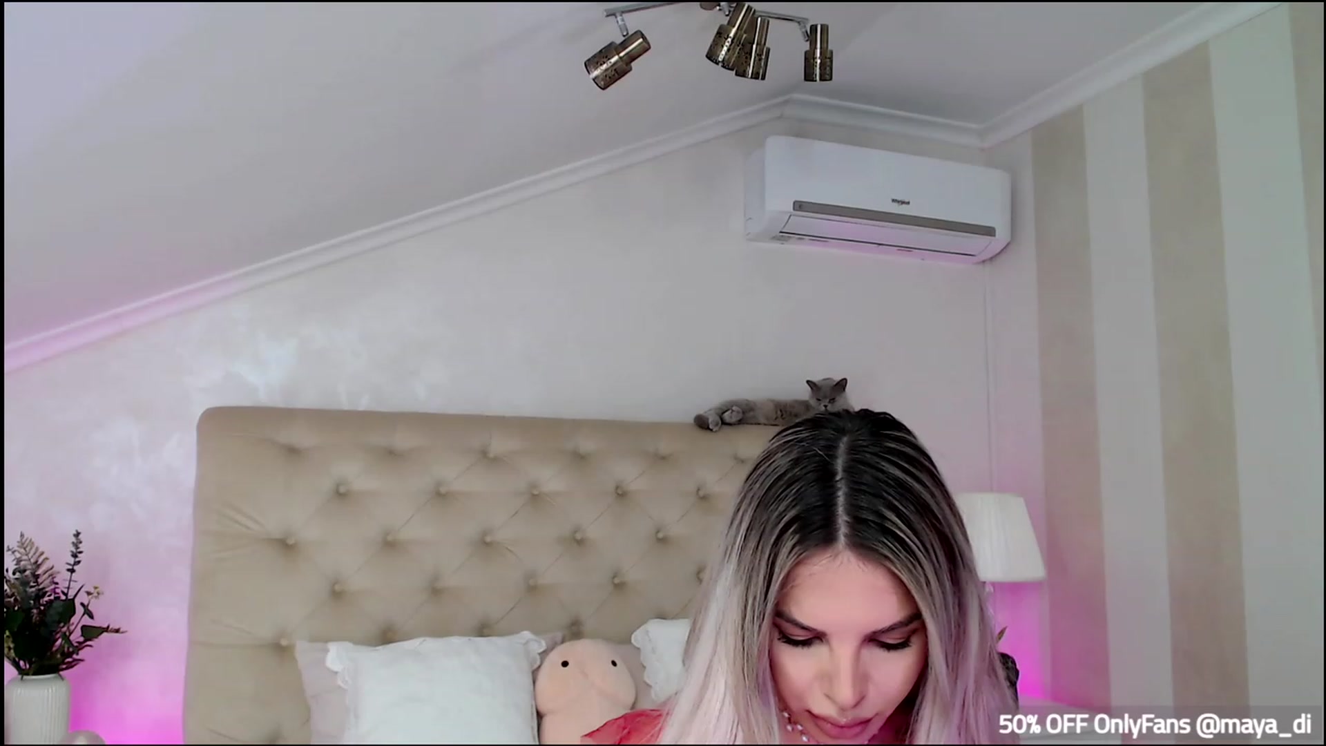 Gallery image thumbnail from Maya_Di's myfreecams stream on, 02/09/2023, 22:19 image 14 of 20