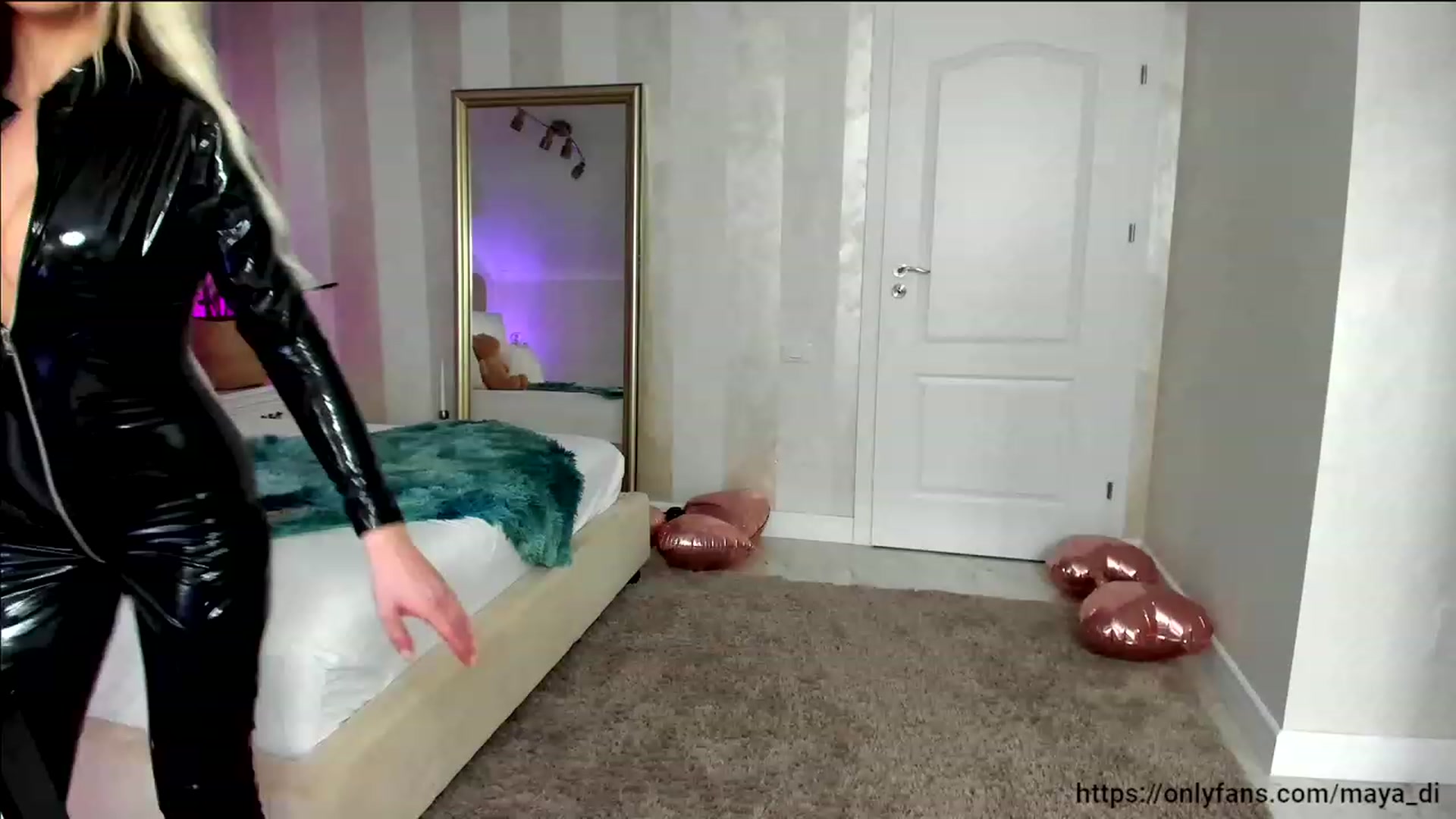 Gallery image thumbnail from Maya_Di's myfreecams stream on, 03/02/2023, 24:40 image 1 of 20