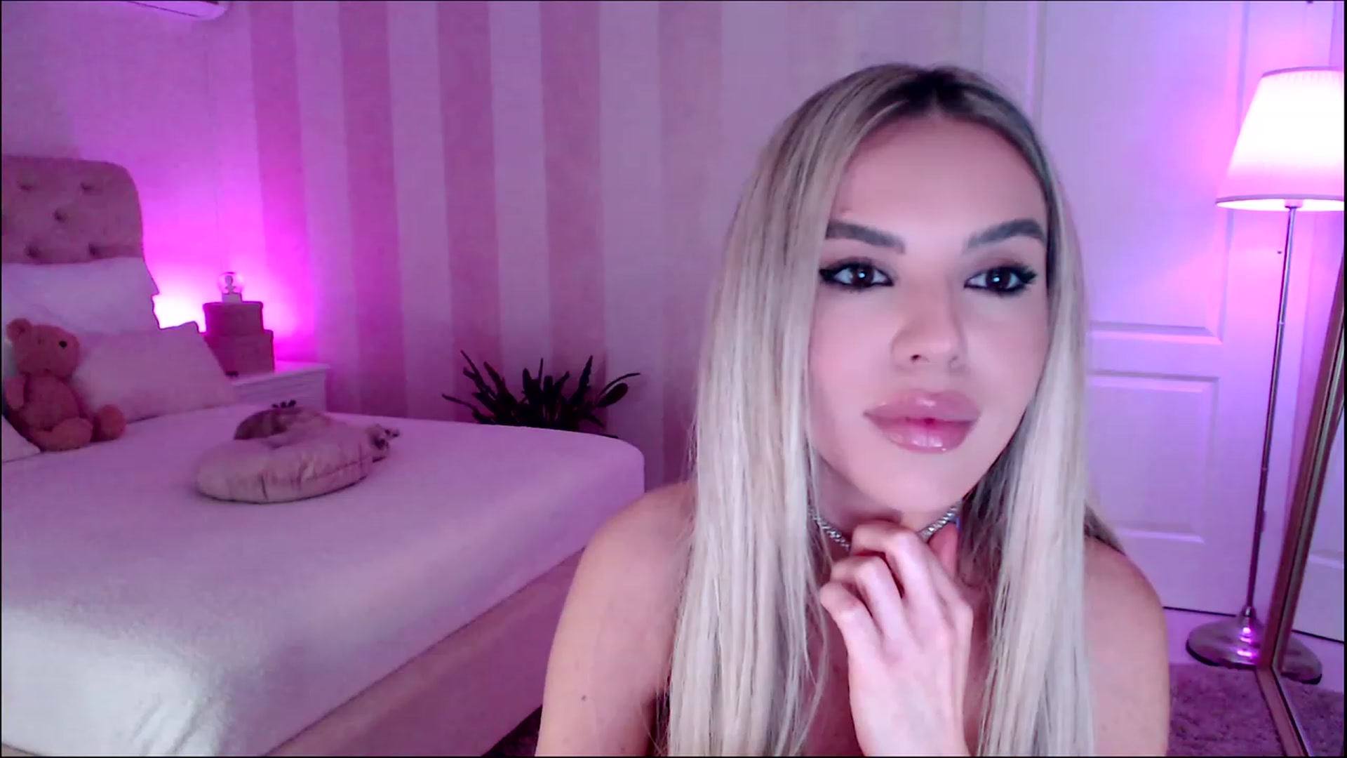 Gallery image thumbnail from Maya_Di's myfreecams stream on, 03/18/2023, 01:02 image 7 of 20