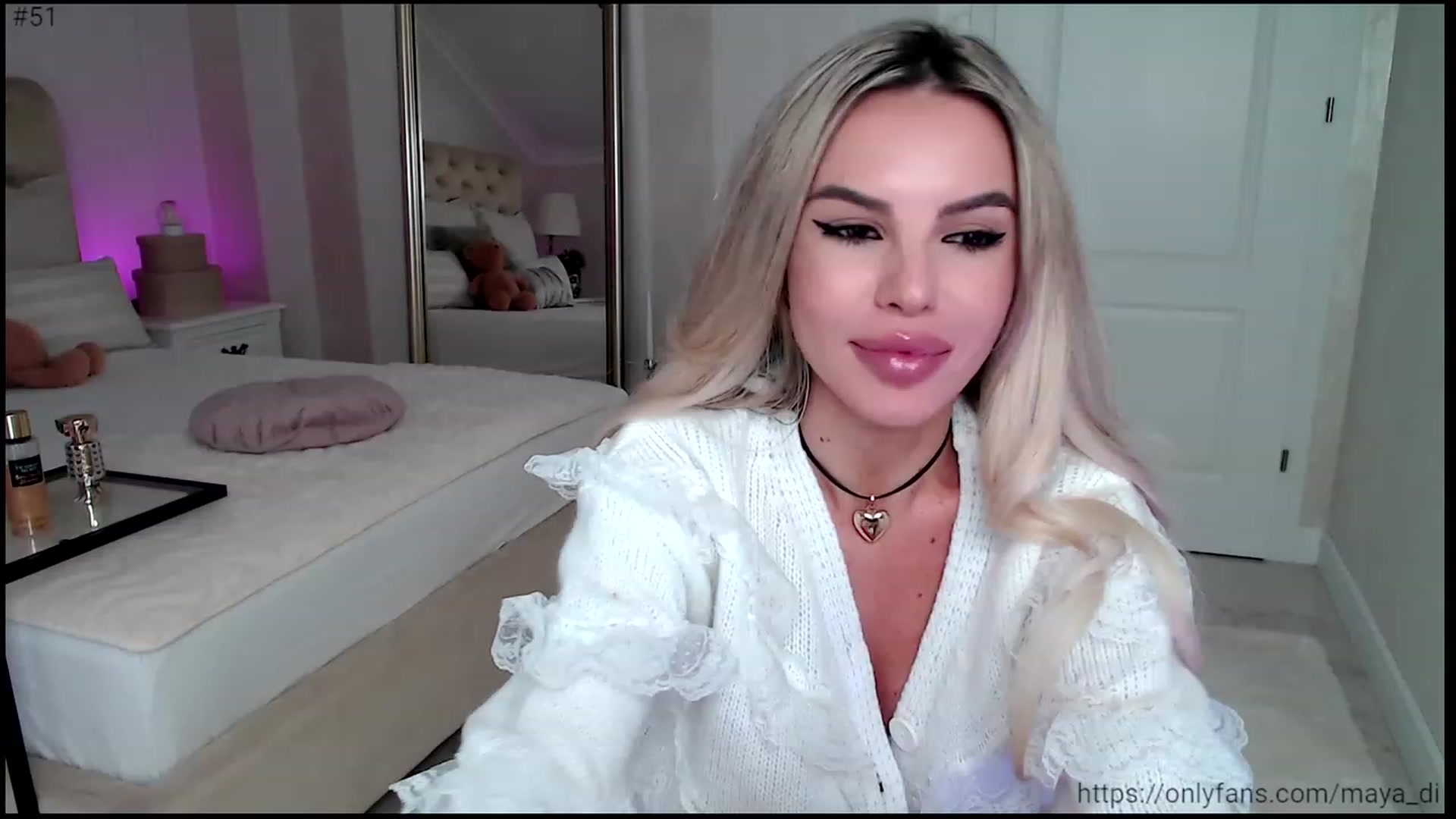 Gallery image thumbnail from Maya_Di's myfreecams stream on, 04/02/2023, 24:30 image 4 of 20