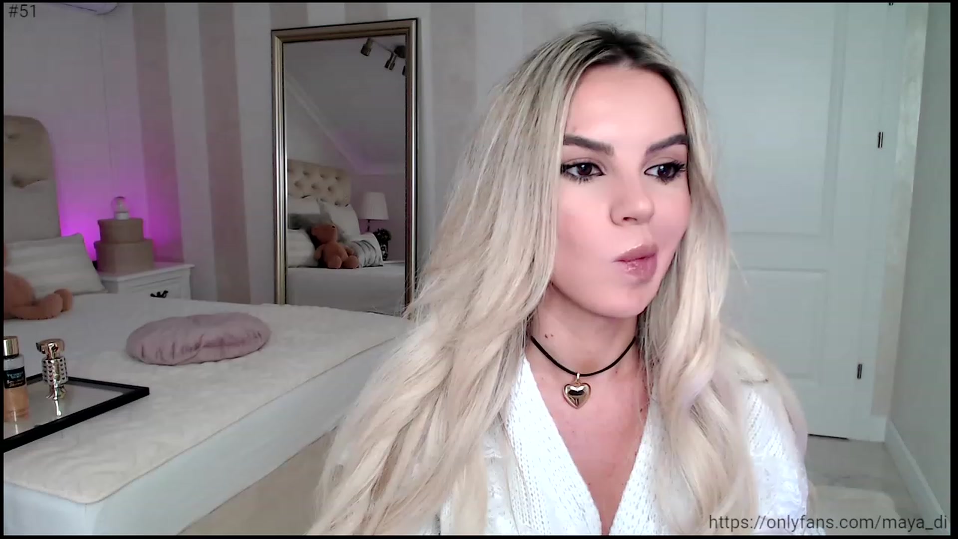 Gallery image thumbnail from Maya_Di's myfreecams stream on, 04/02/2023, 24:30 image 8 of 20