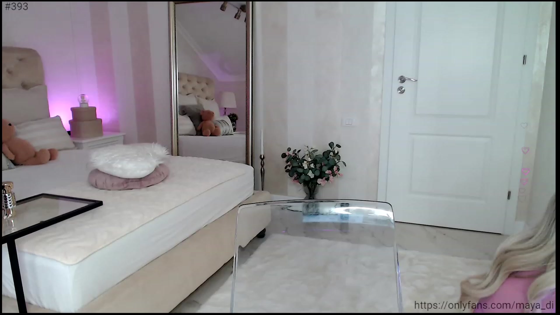 Gallery image thumbnail from Maya_Di's myfreecams stream on, 04/06/2023, 21:58 image 9 of 20