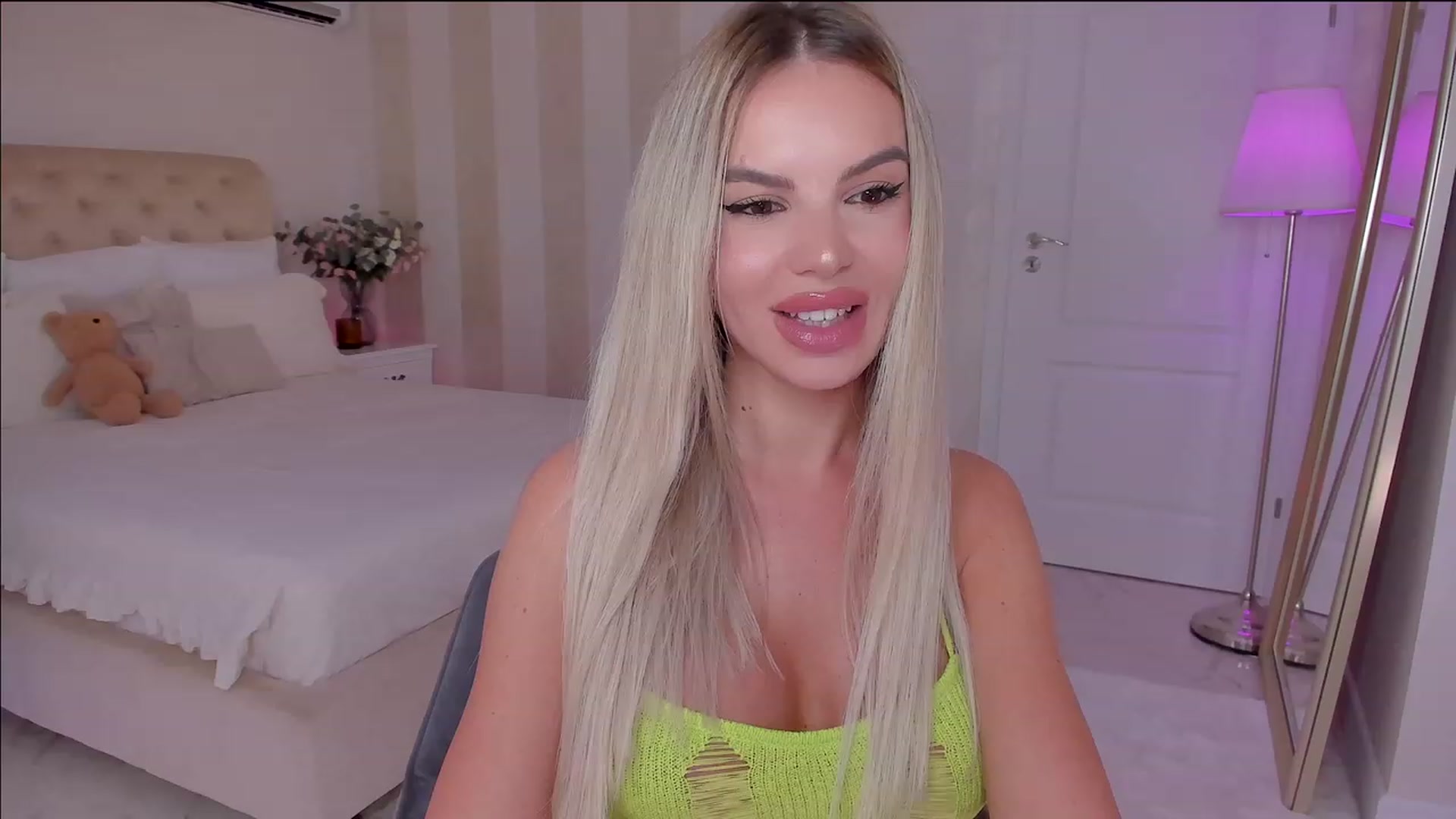 Gallery image thumbnail from Maya_Di's myfreecams stream on, 08/11/2023, 22:27 image 14 of 20