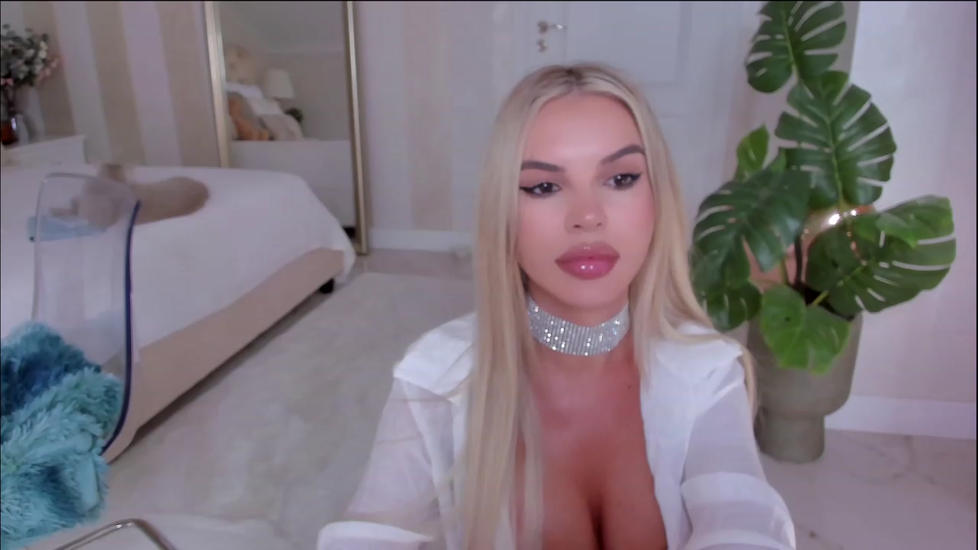 Gallery image thumbnail from Maya_Di's myfreecams stream on, 09/22/2023, 20:50 image 16 of 20