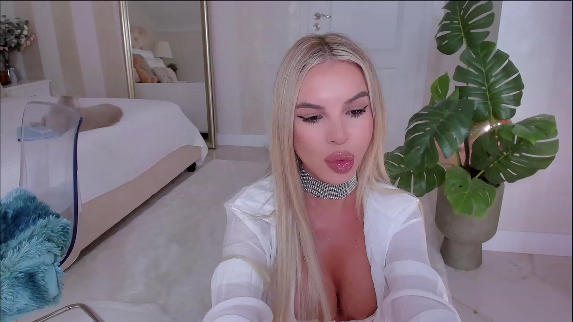 Gallery image thumbnail from Maya_Di's myfreecams stream on, 09/22/2023, 20:50 image 15 of 20