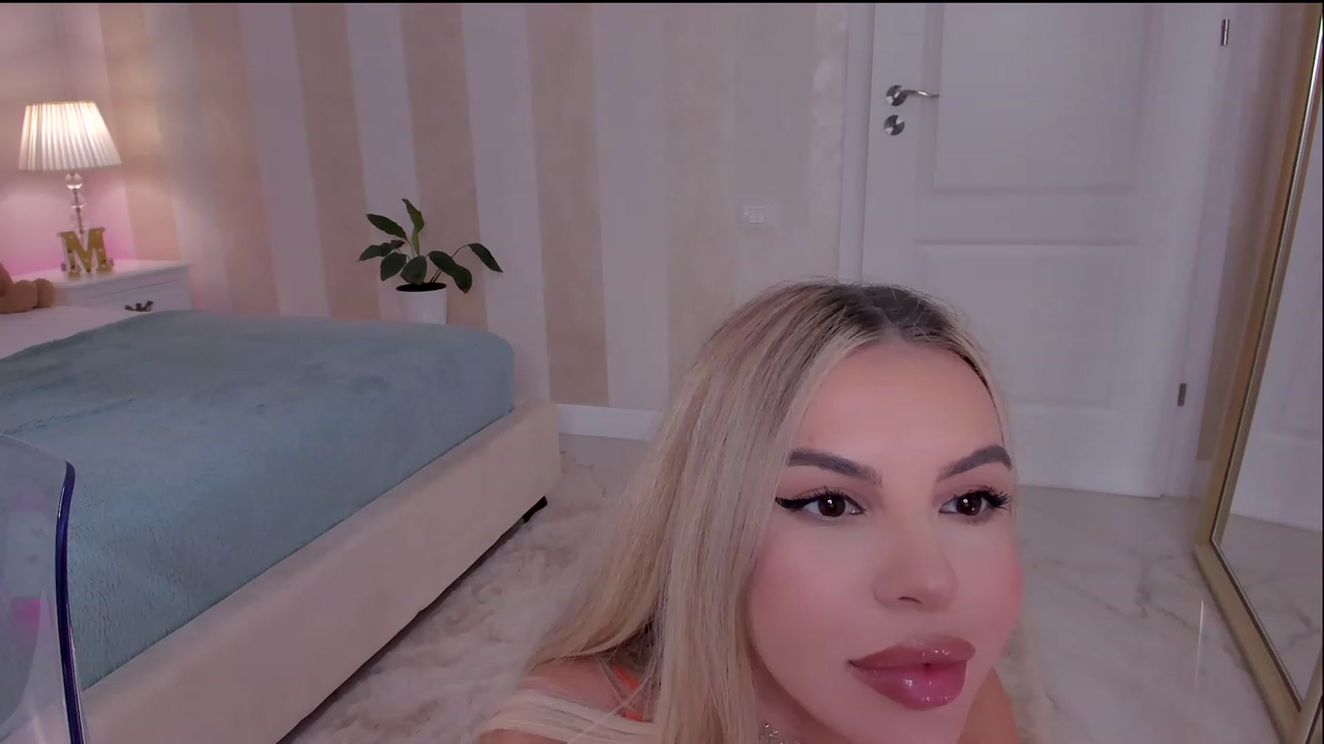 Gallery image thumbnail from Maya_Di's myfreecams stream on, 11/08/2023, 22:45 image 9 of 20