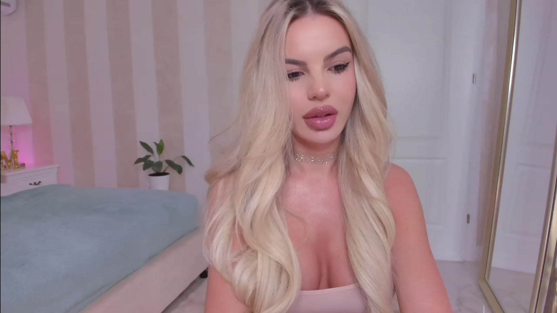 Gallery image thumbnail from Maya_Di's myfreecams stream on, 11/21/2023, 21:39 image 3 of 20